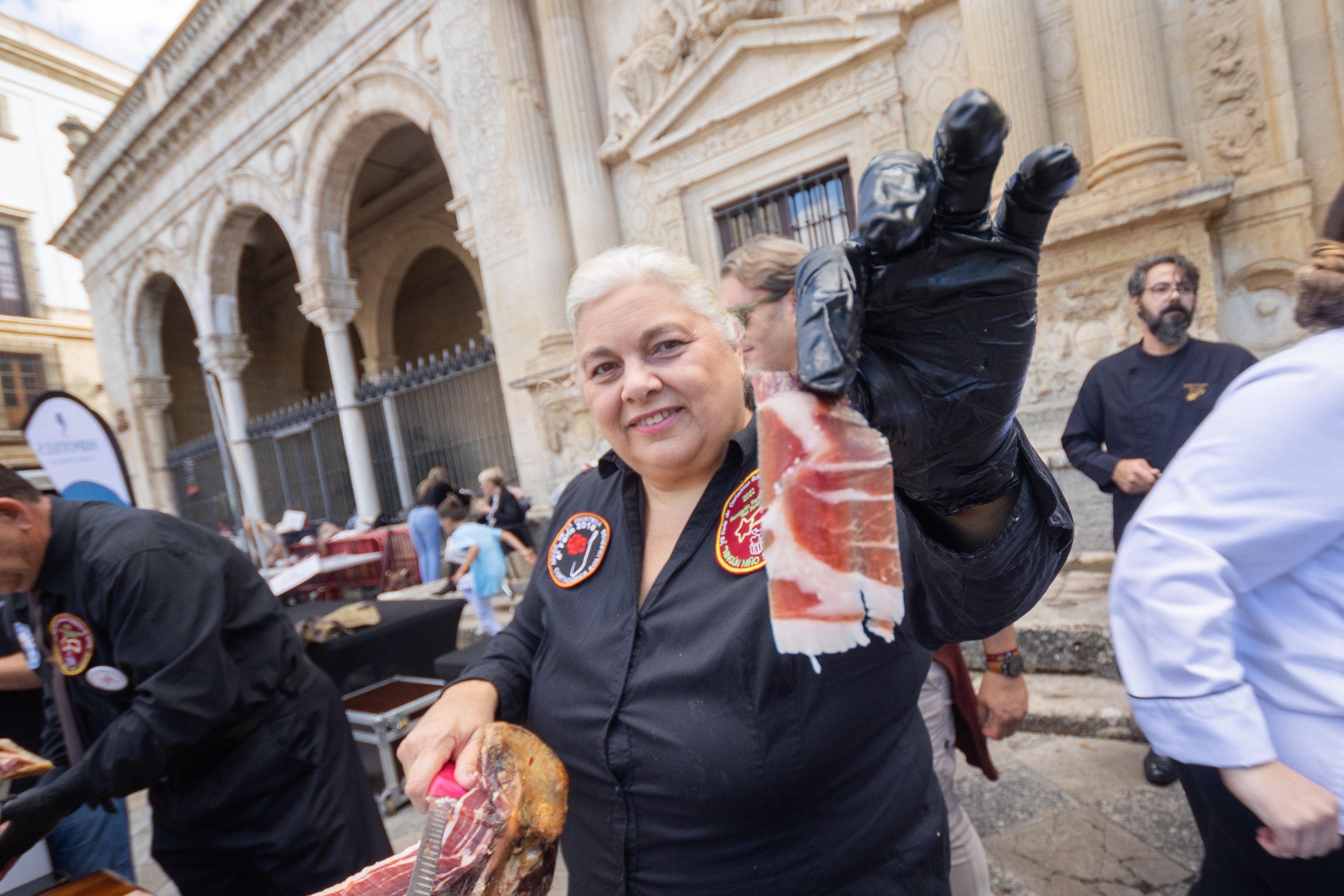 Cortando jamón por los Reyes Magos de Jerez