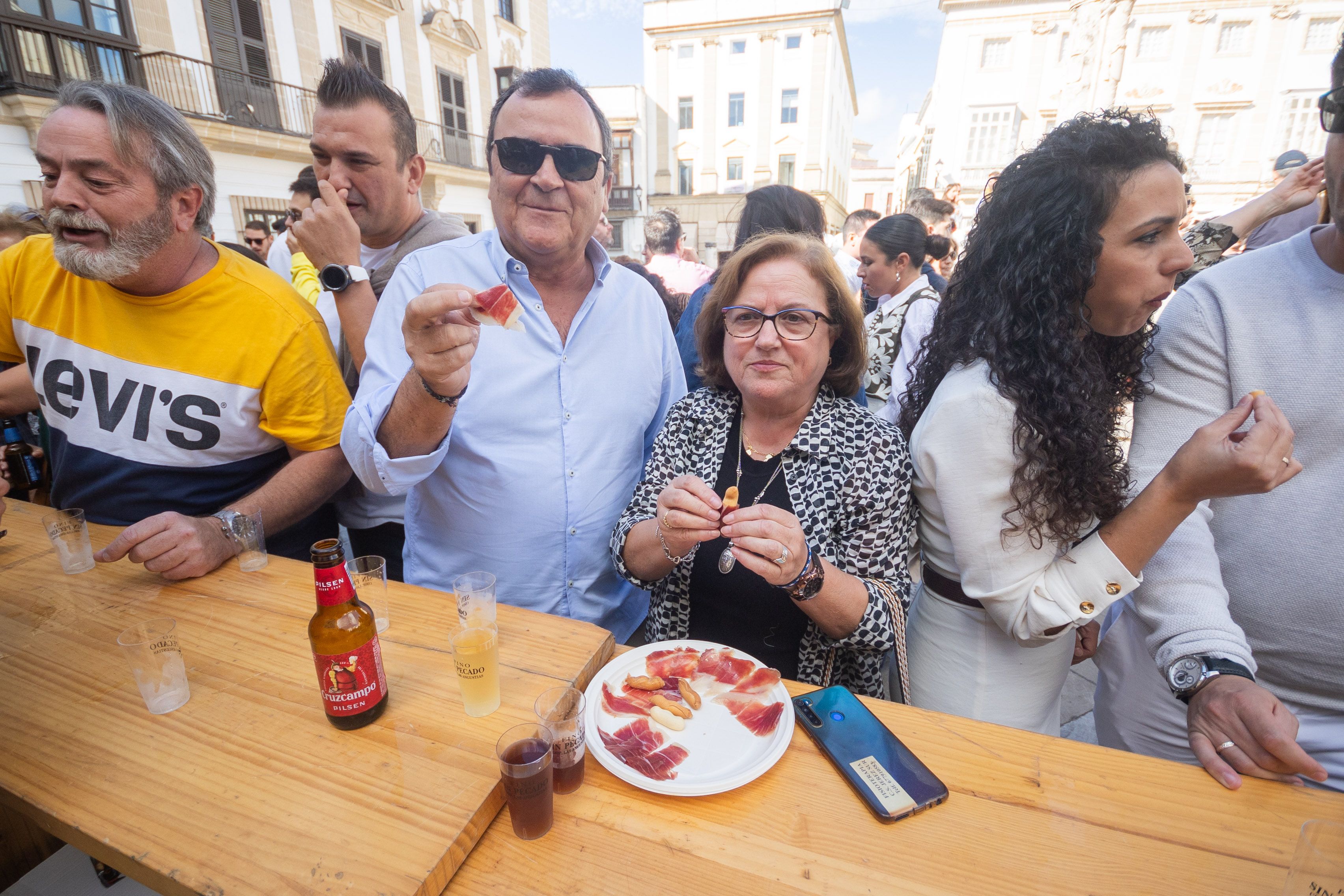 Cortando jamón por los Reyes Magos de Jerez