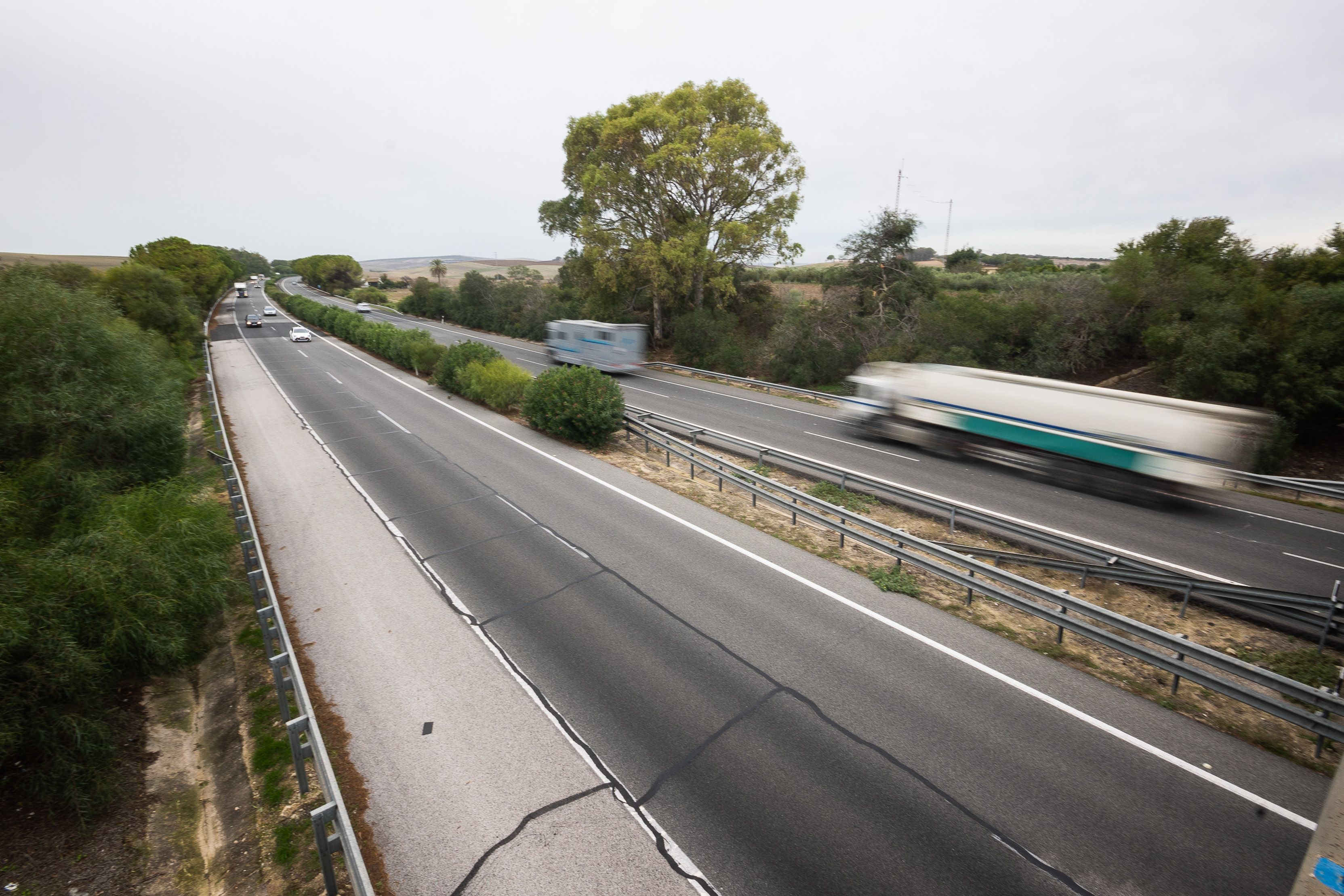 Autopista Cádiz-Jerez-Sevilla, a su paso por el término jerezano.