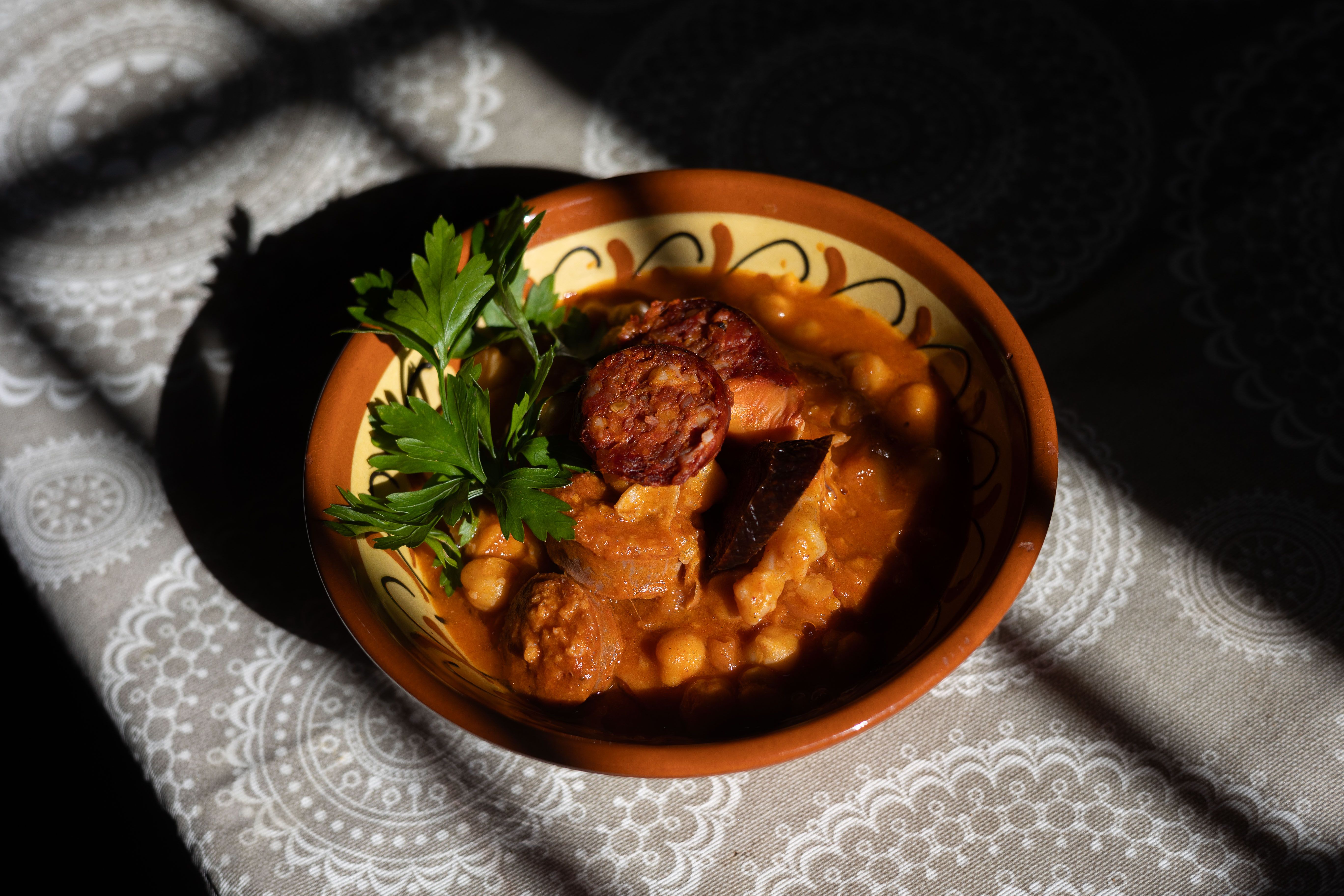 Comida típica en La Sacristía.