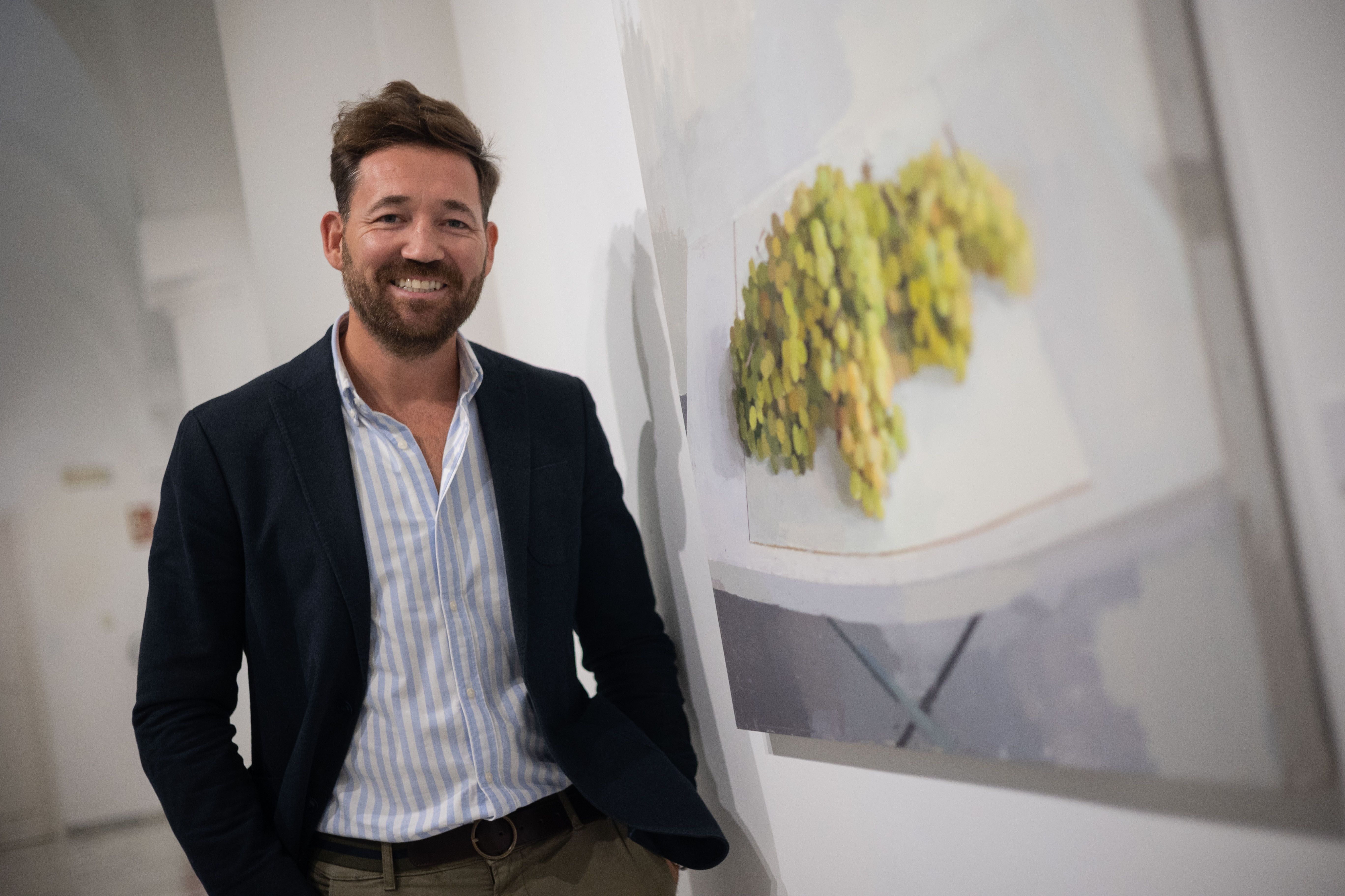 El pintor jerezano, Antonio Lara, poco antes de inaugurar su exposición en Pescadería Vieja. El pintor jerezano, Antonio Lara, poco antes de inaugurar su exposición en Pescadería Vieja.