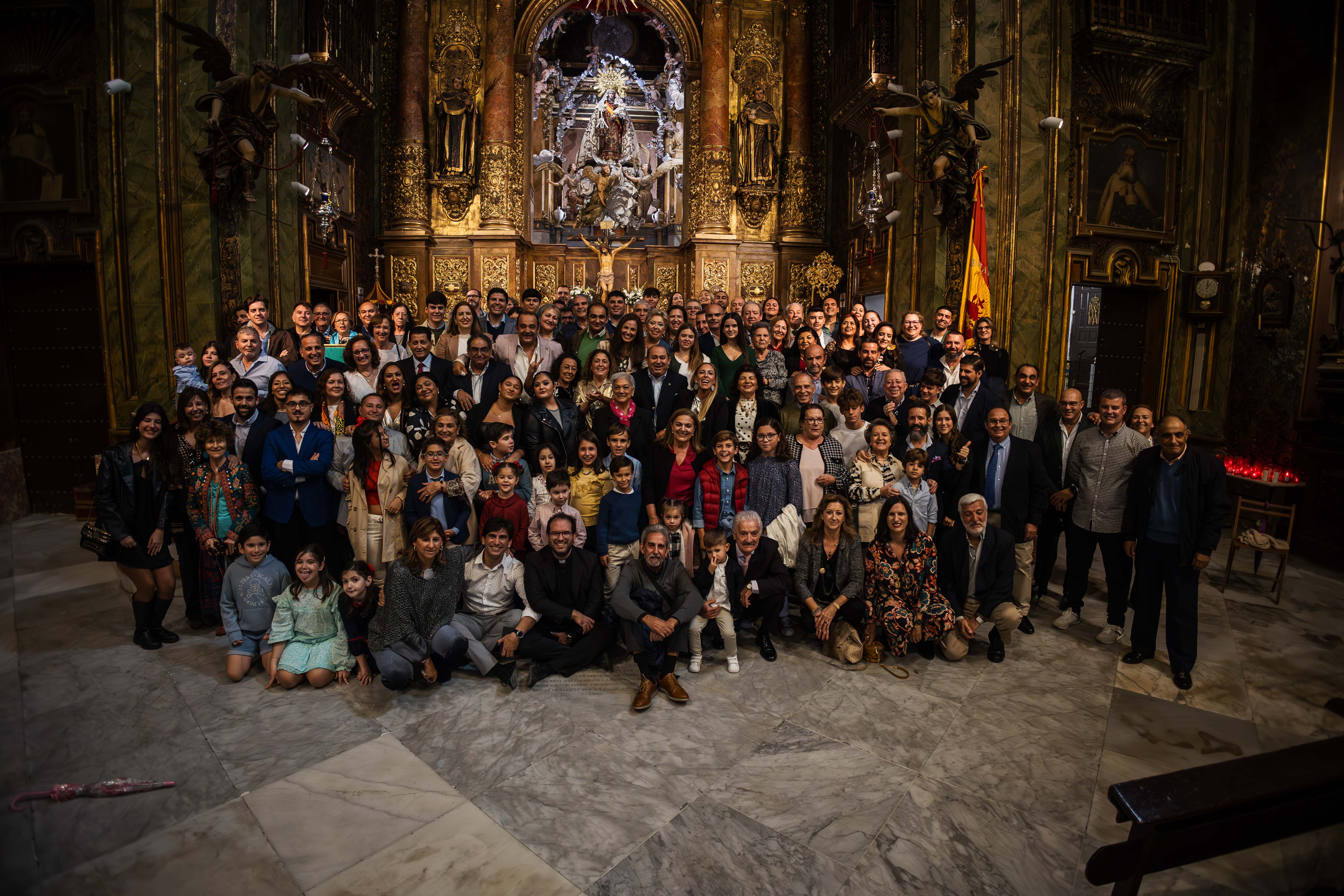 El clan de los Medrano en la Basílica del Carmen.
