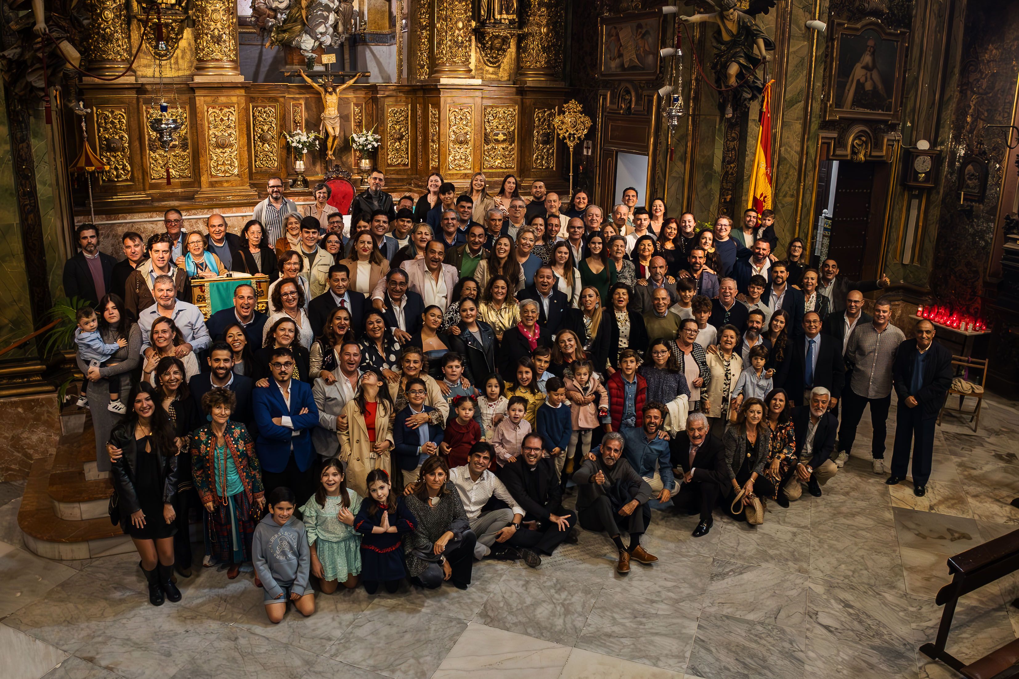 Más de 200 miembros de la familia Medrano en la Basílica del Carmen en Jerez.