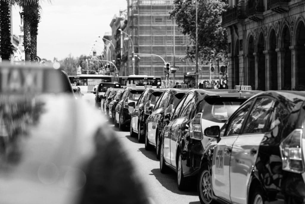 Imagen de Antaxi, con taxis en Barcelona. Conmoción por la muerte de un taxista por una discusión de tráfico.