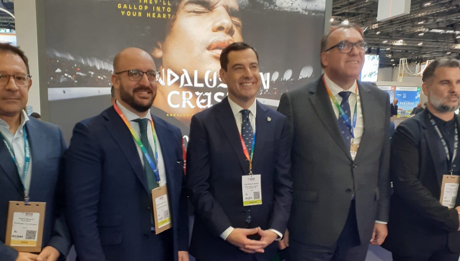 El presidente del Patronato de Turismo, Germán Beardo, con el presidente Juanma Moreno y el consejero Arturo Bernal, en la WTM.