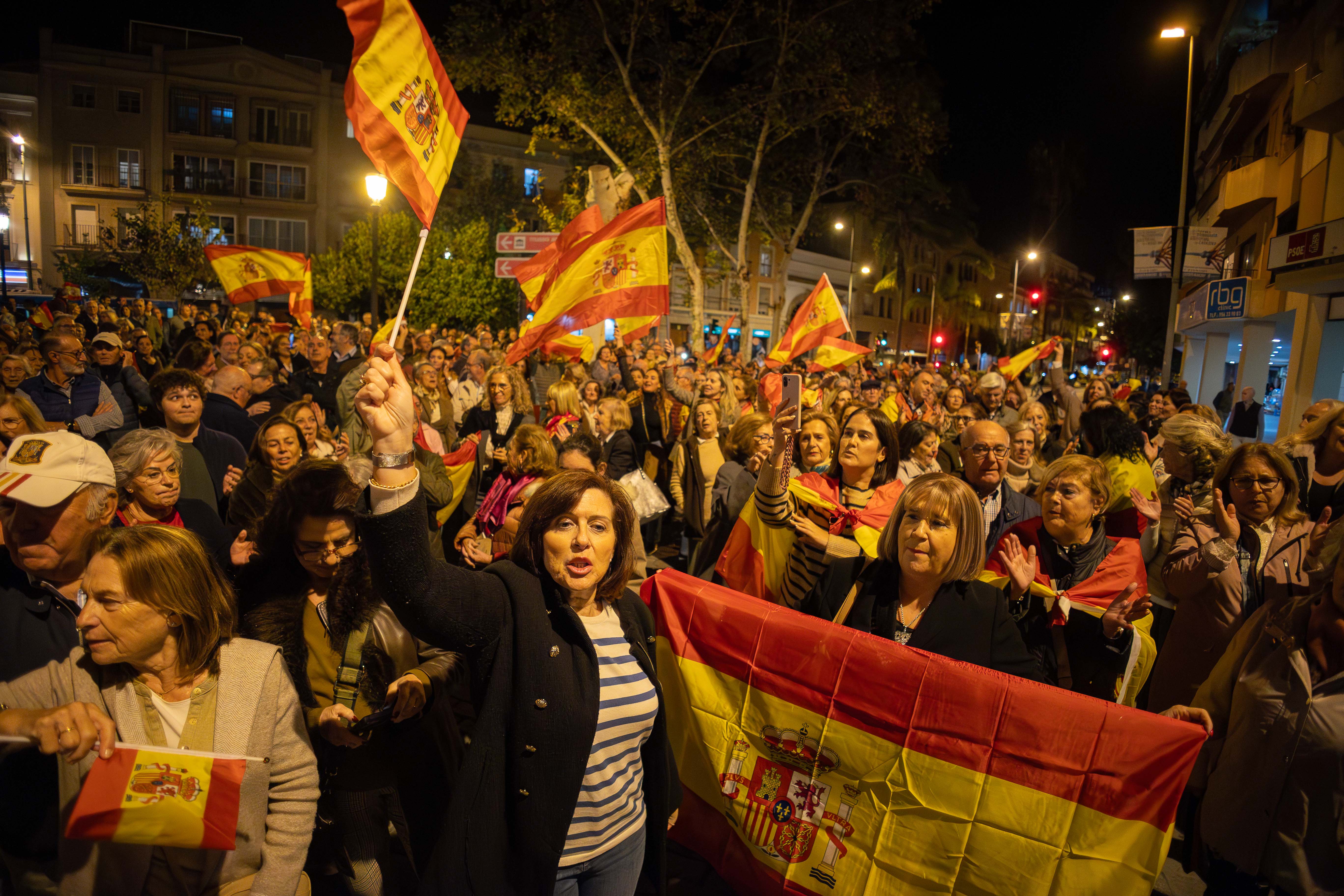 Concentración en Jerez contra Pedro Sánchez y los pactos con los independentistas.