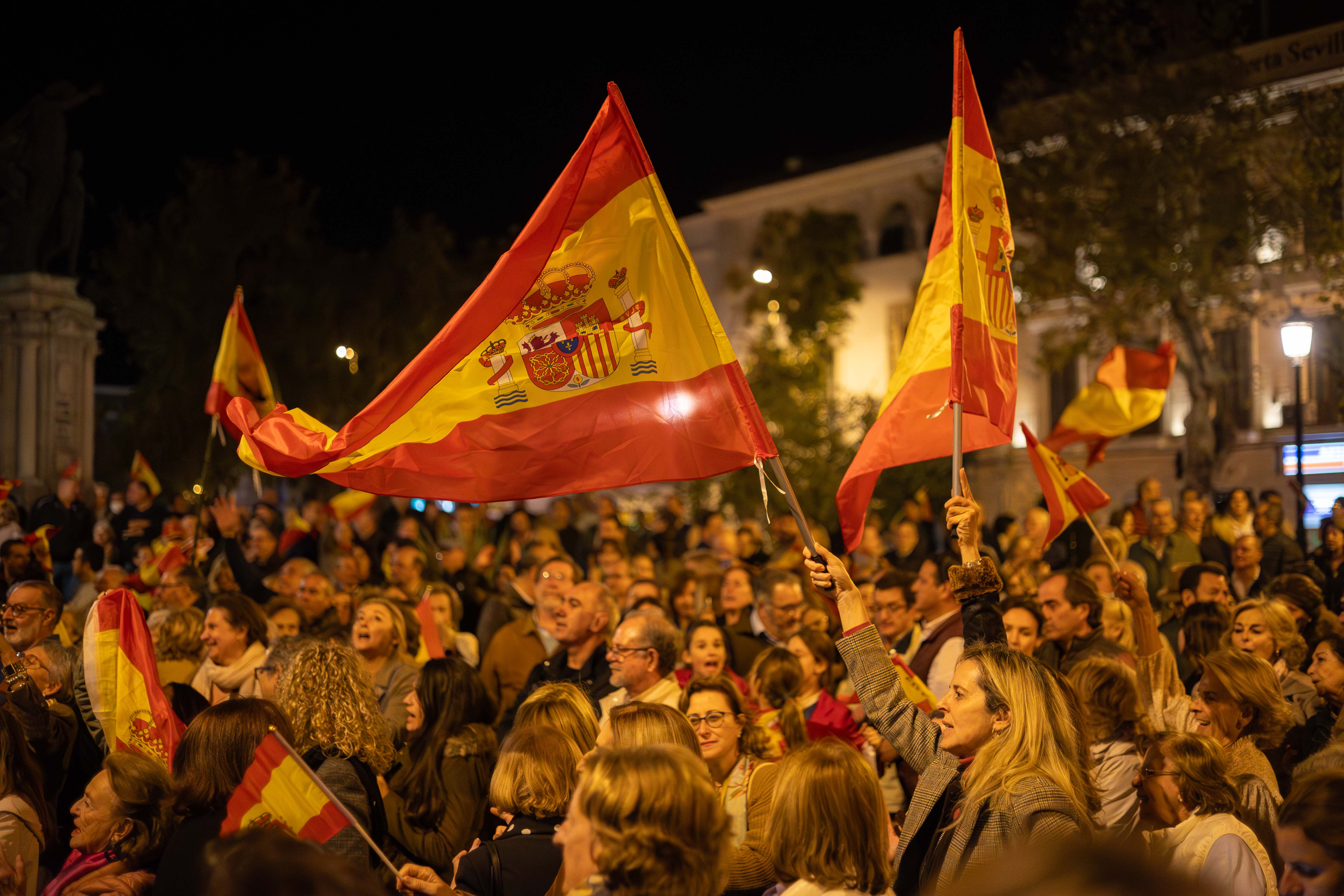 Protestas contra Pedro Sánchez en Jerez, ante la sede del PSOE, este pasado lunes.