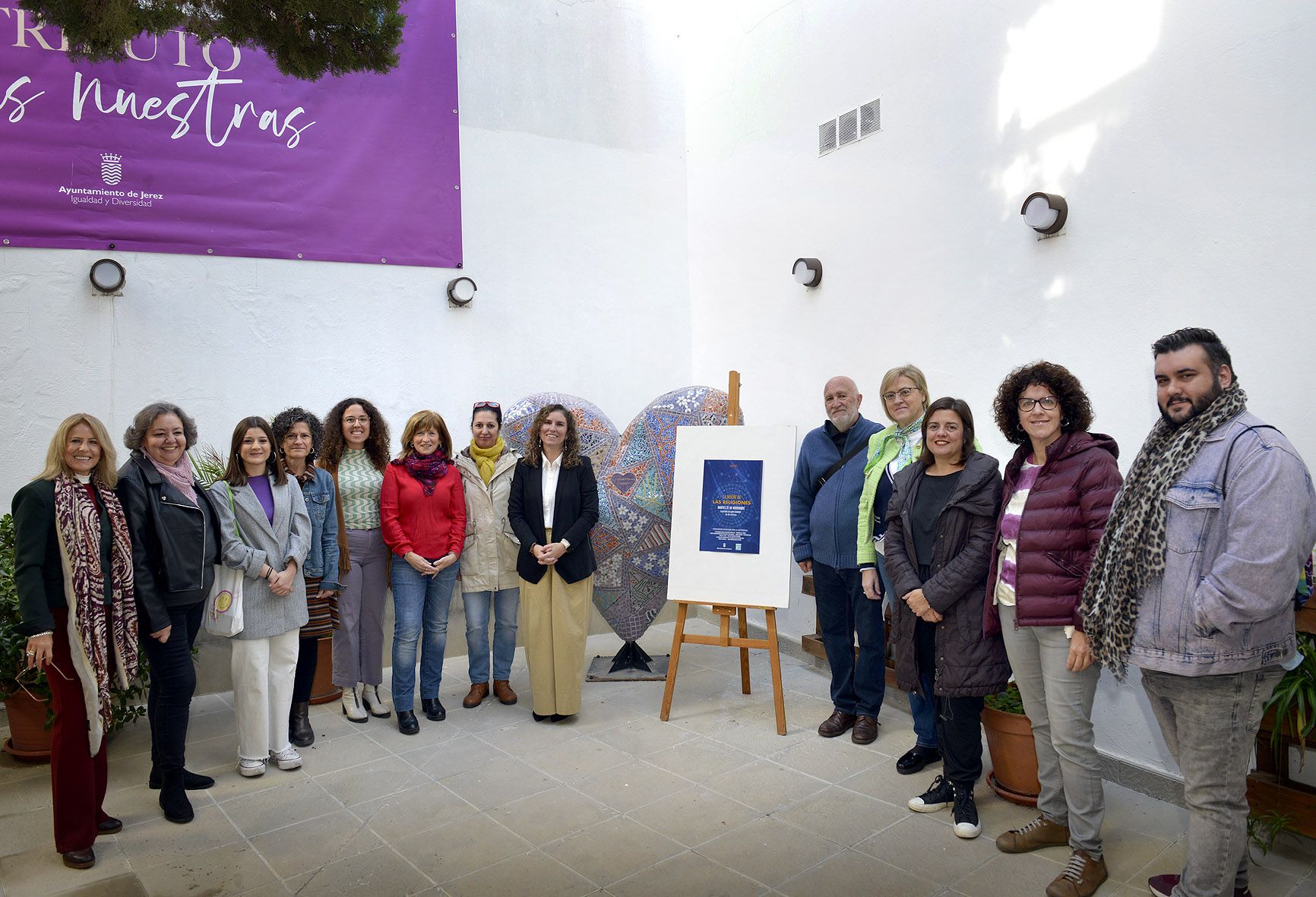 Entidades religiosas de Jerez promueven 'Un acto por la paz'. La delegada Susana Sanchez con los promotores de la iniciativa. 