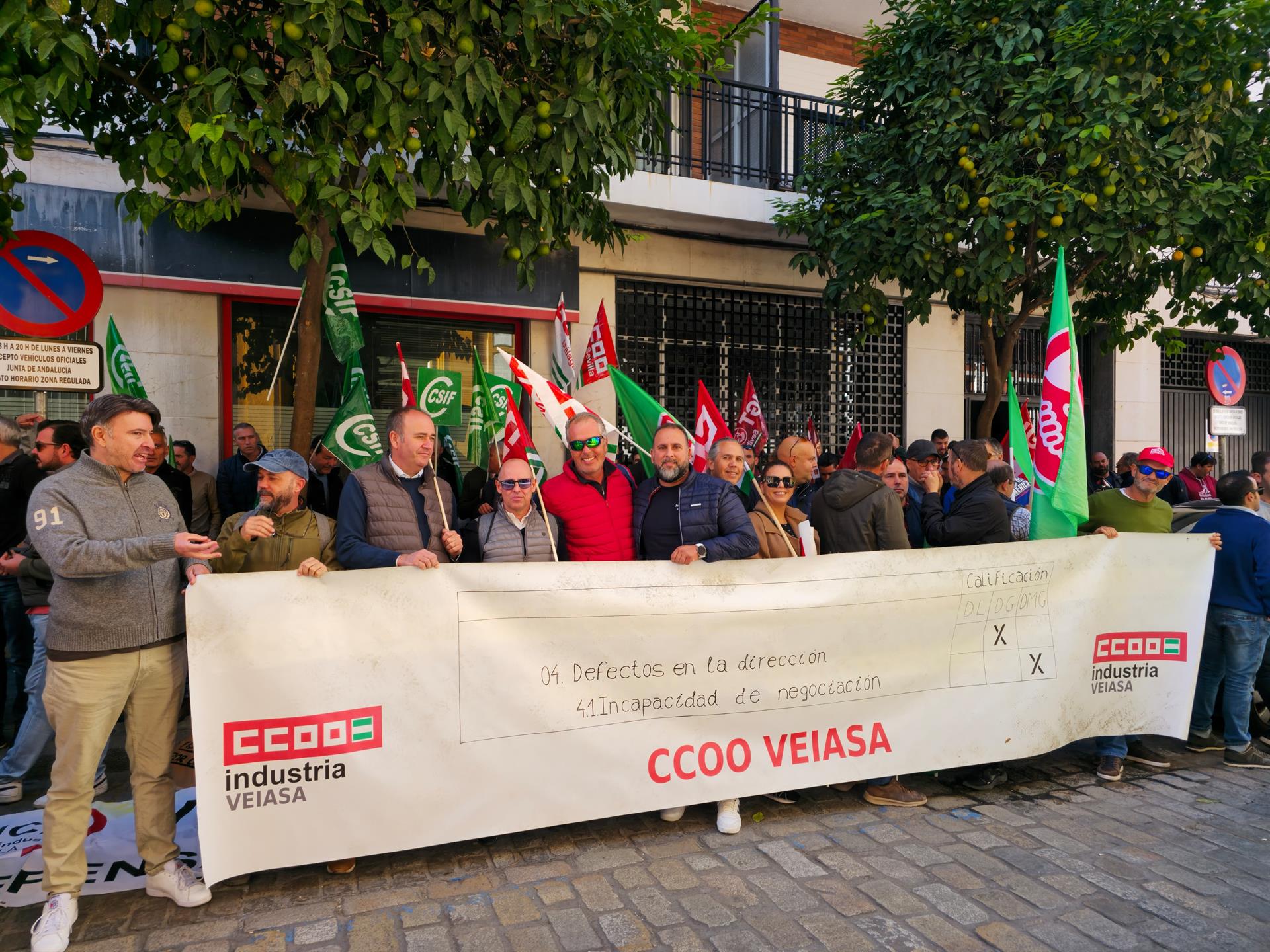 Protesta de los sindicatos contra la empresa pública de las ITV.