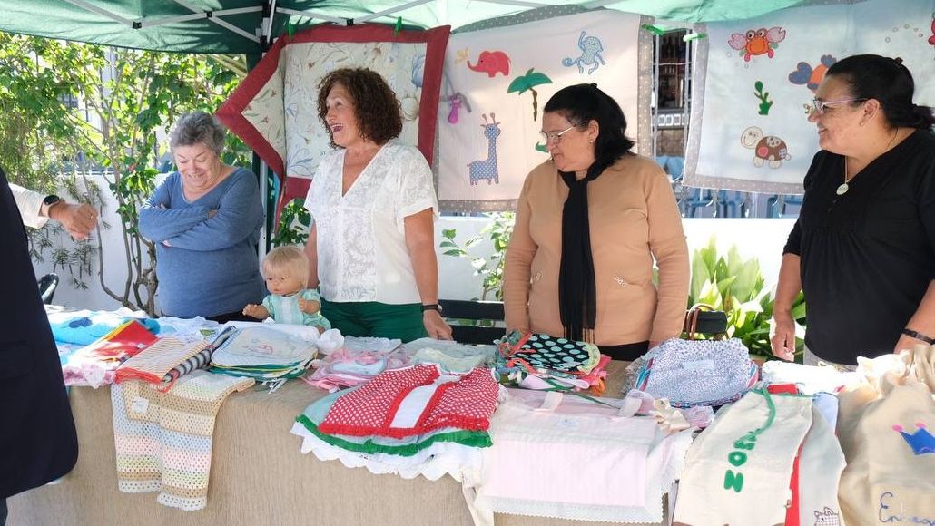 Uno de los puestos del anterior mercado artesano de Sanlúcar. 