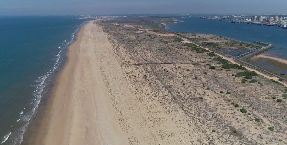 La playa del Espigón de Huelva.