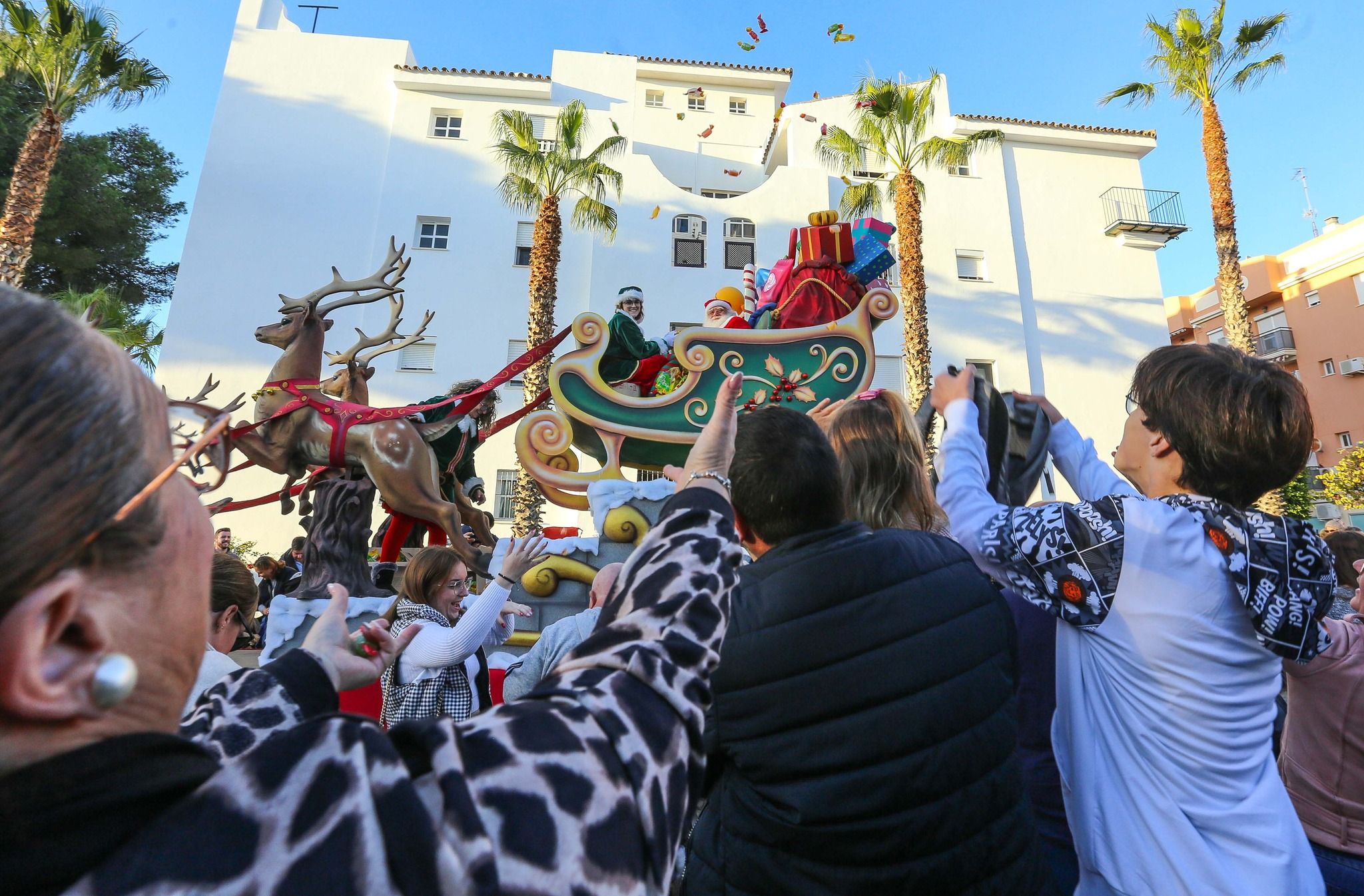 Cabalgata de Papa Noel por las calles de Chiclana, en una Navidad pasada.