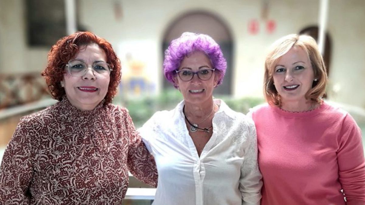 Mercedes Rodríguez, Tere Benítez y Mercedes Camacho en el acto.