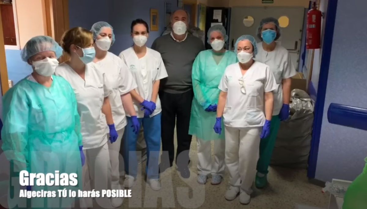 José Ignacio Landaluce, junto a los sanitarios.