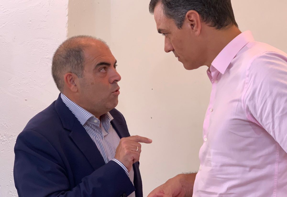 Lorenzo Amor con Pedro Sánchez, en una imagen de archivo. FOTO: ATA