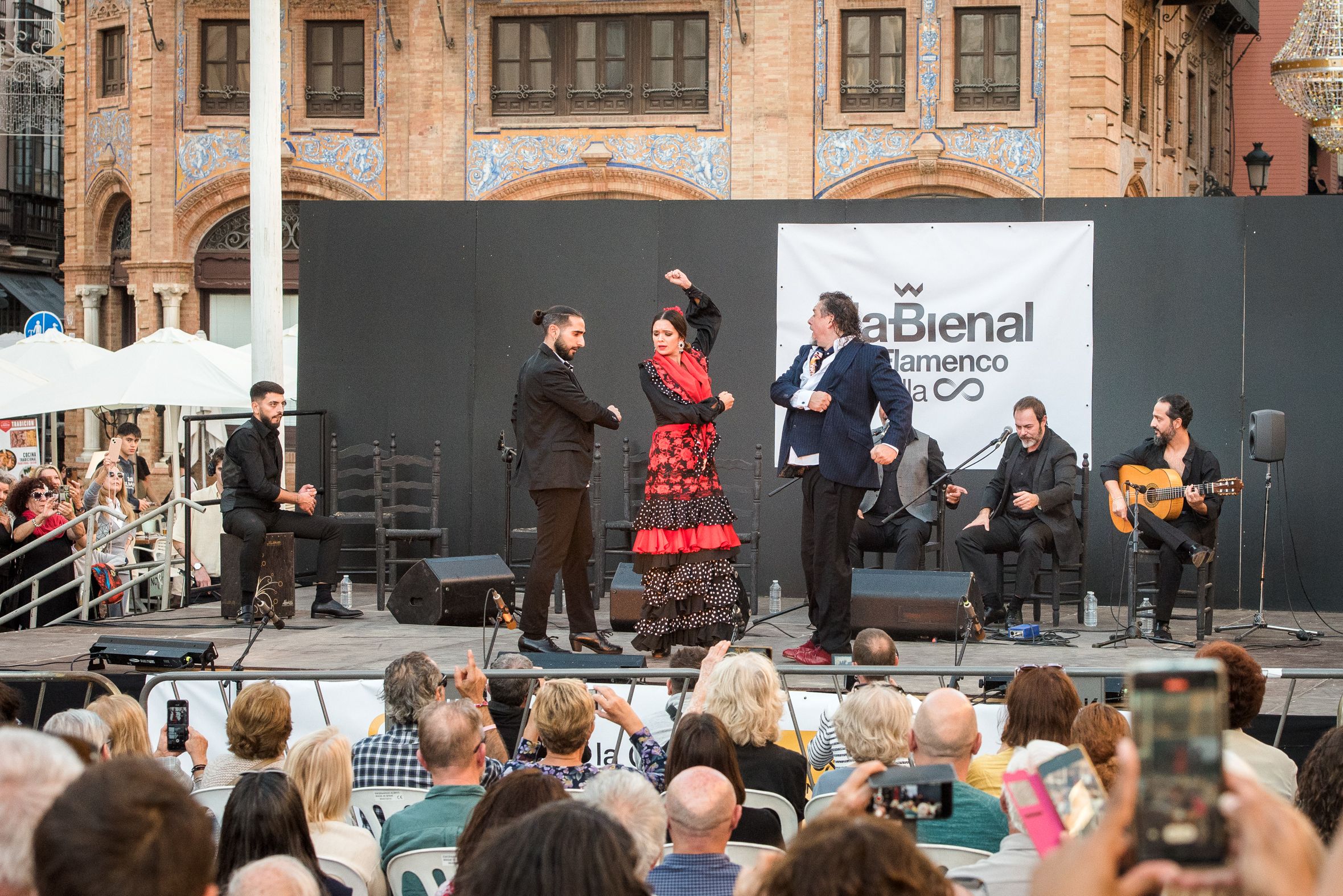 Un momento en el escenario de plaza de San Francisco por el Día del Flamenco.
