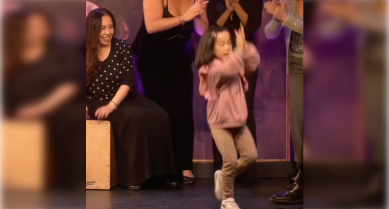 Sui, la niña japonesa de seis años que es todo un espectáculo bailando flamenco.