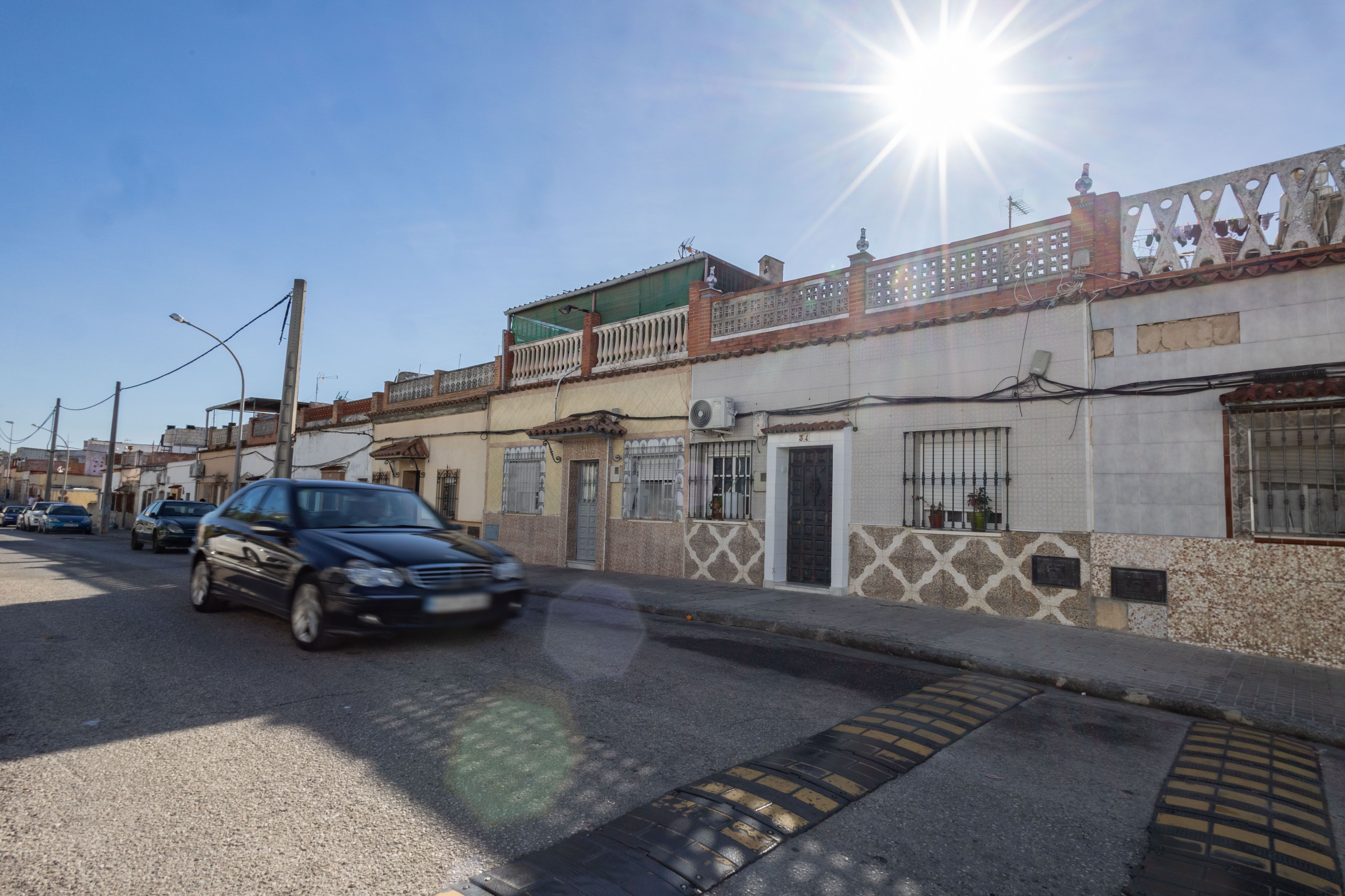 Calle Zahara, conocida como la calle 'Z' de la barriada de Federico Mayo, este viernes en el Distrito Sur de Jerez.