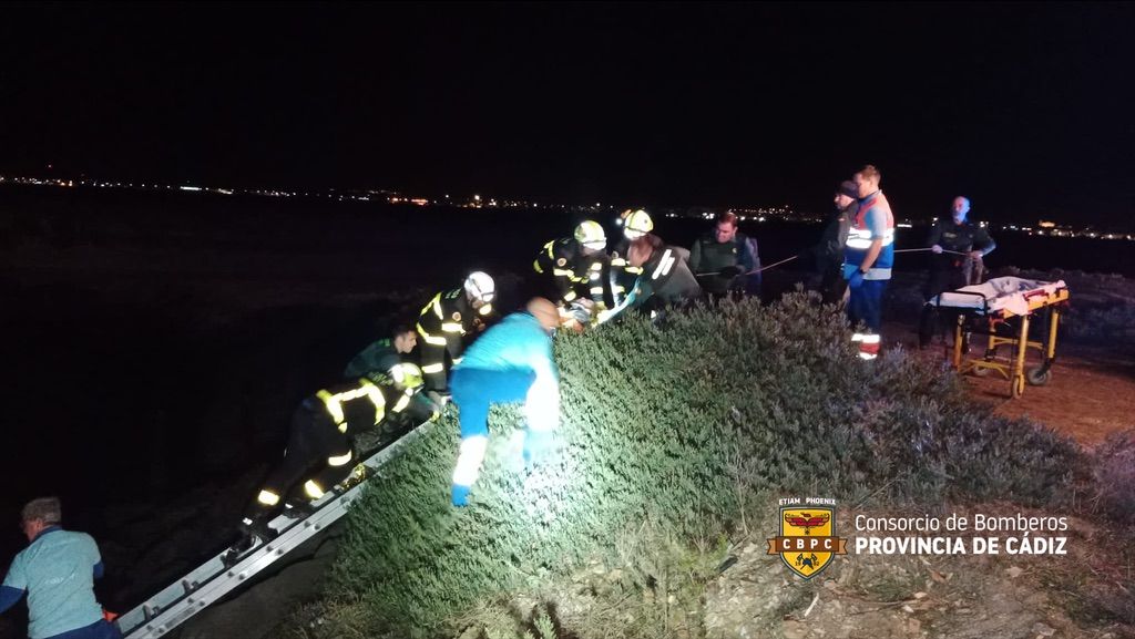 Rescate de los bomberos en Chiclana.