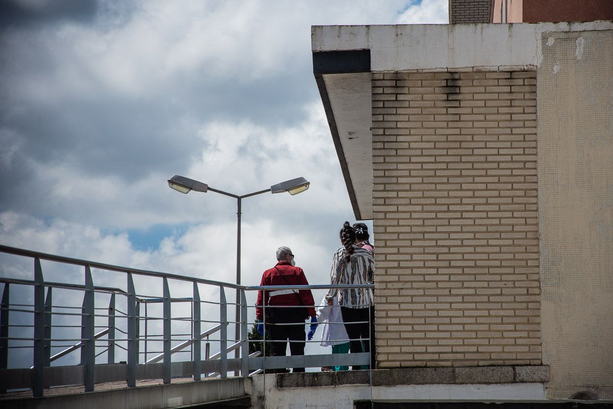 Vigilantes de seguridad de dependencias municipales de Cádiz lanzan una denuncia pública por impago. FOTO: MANU GARCÍA