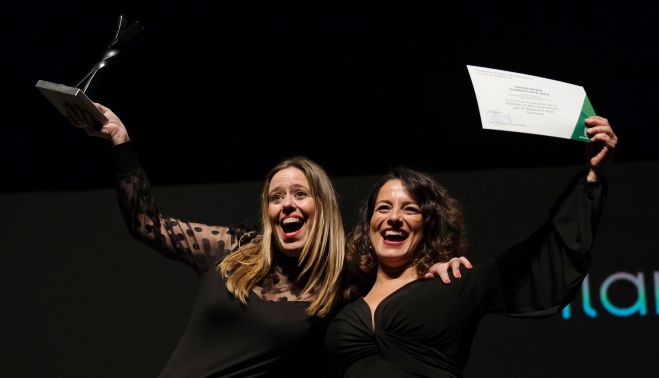 Blanca Crespo, a la izquierda, impulsora del proyecto del CEIP La Ina.