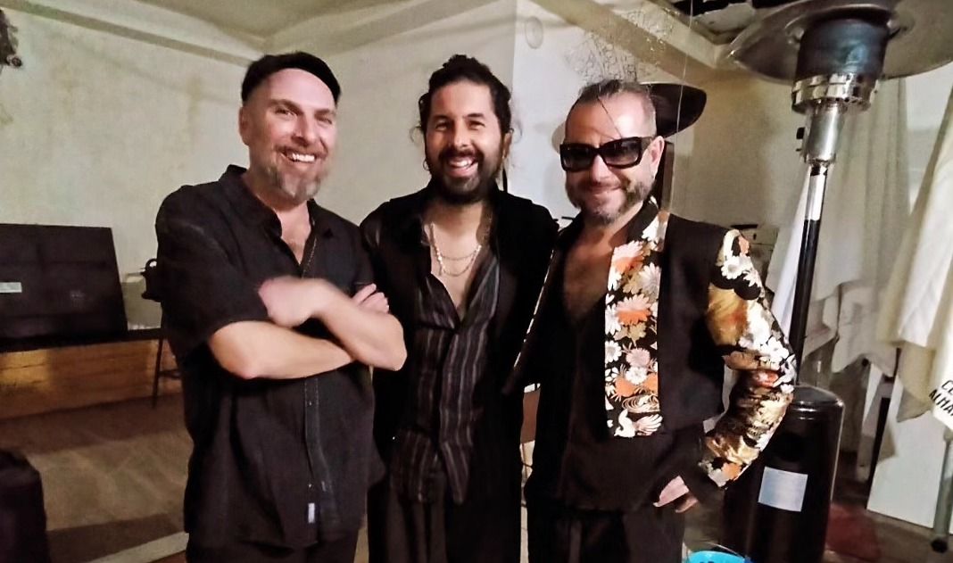 Fede, Tiburón y El Grillo de Cuartillo, miembros de La Pompa Jonda.