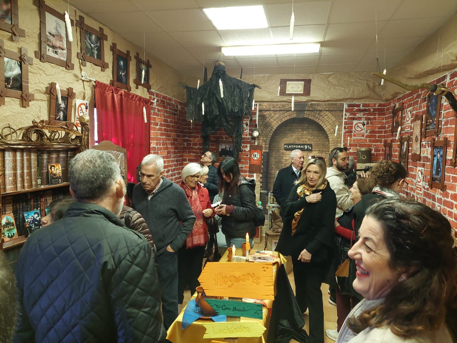 Harry Potter hace magia en Chiclana para que ningún niño se quede sin juguete.