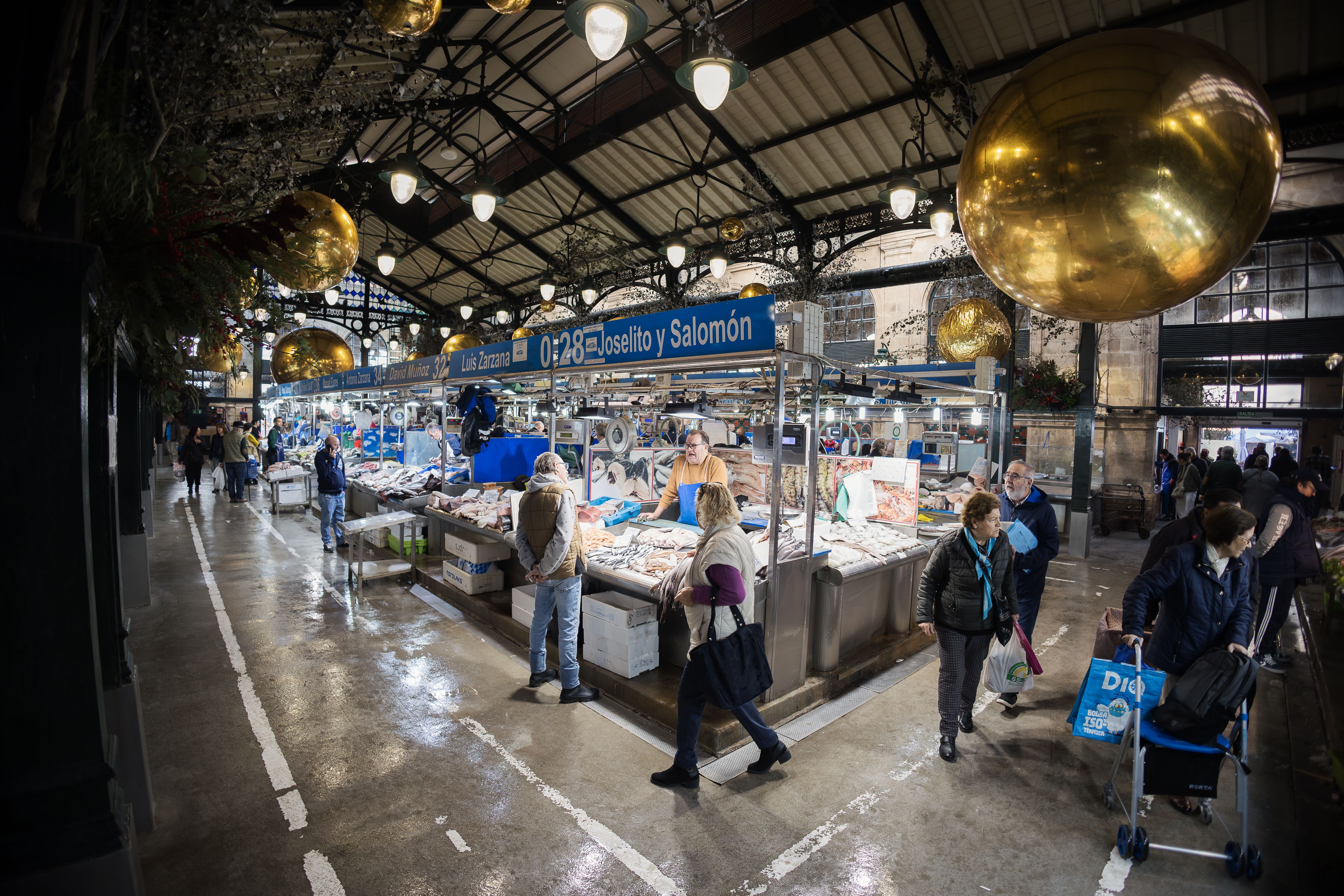 DECORACION NAVIDEÑA PLAZA DE ABASTOS CAMPAÑA DE NAVIDAD MERCADO CENTRAL 11