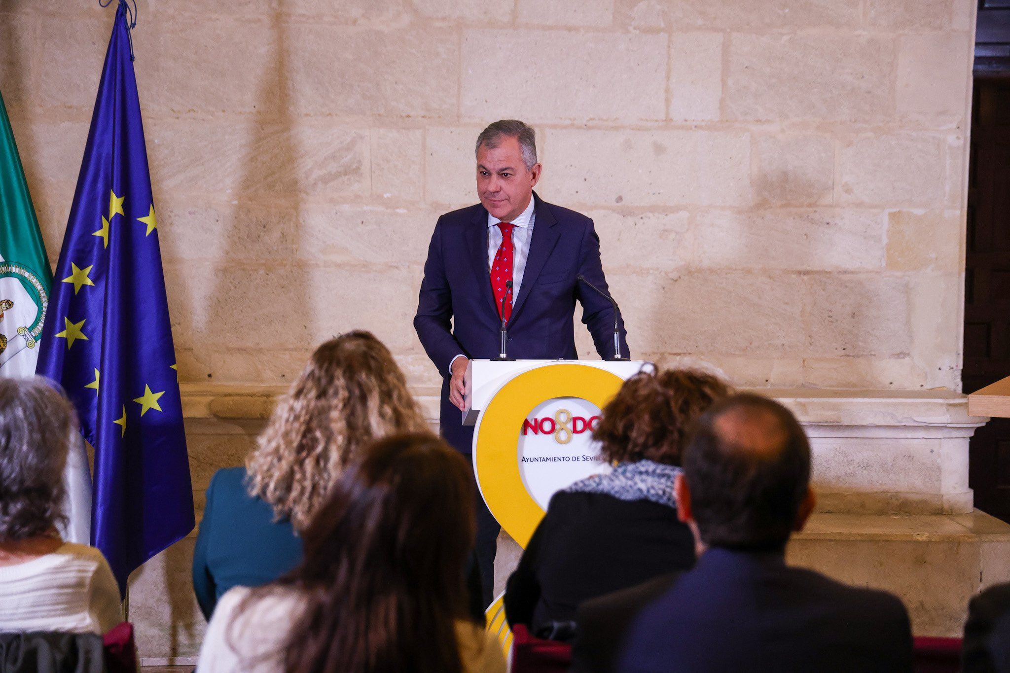 José Luis Sanz, alcalde de Sevilla, criticado por la Asociación de la Prensa.