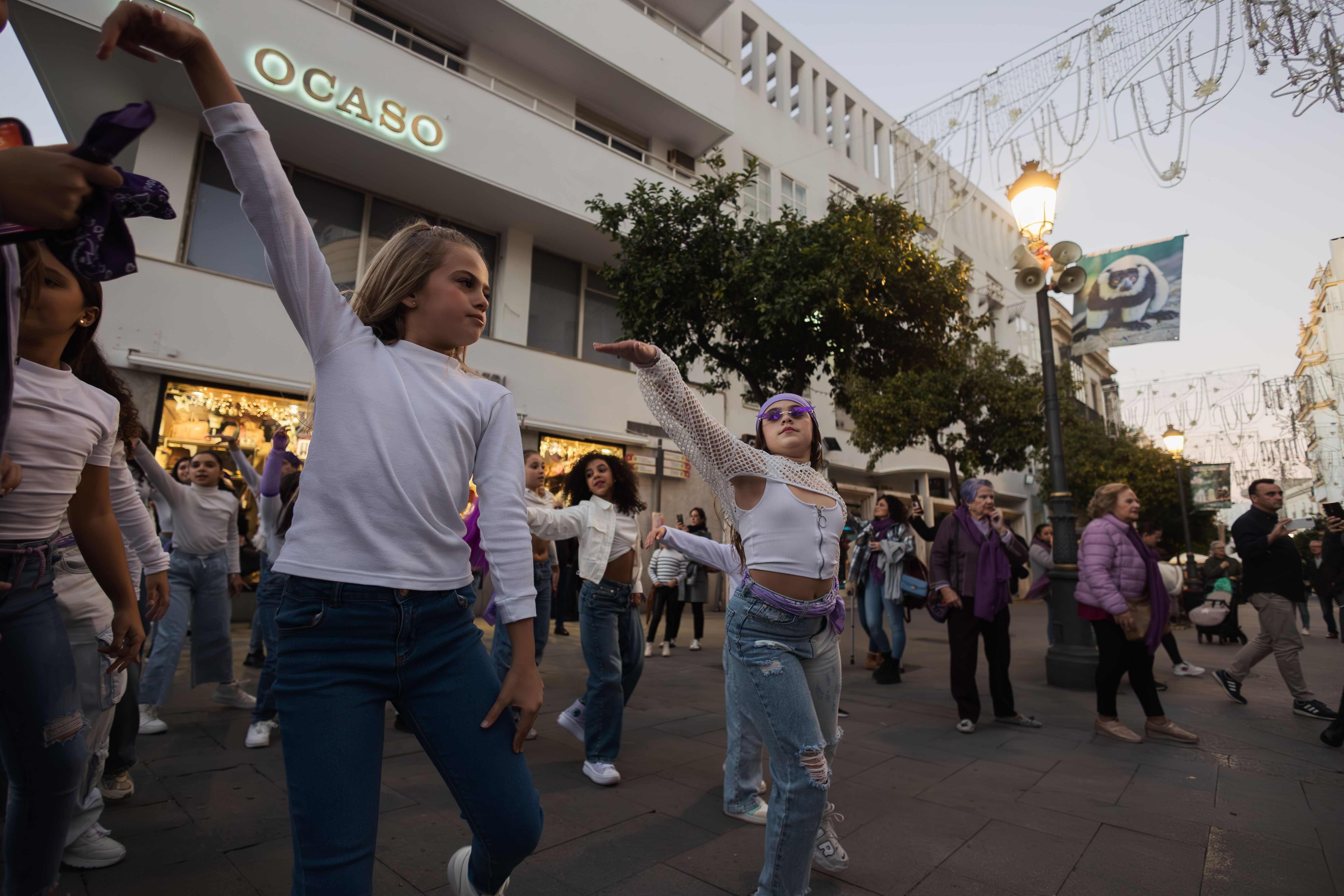 Las imágenes de Jerez saliendo a la calle por el 25N
