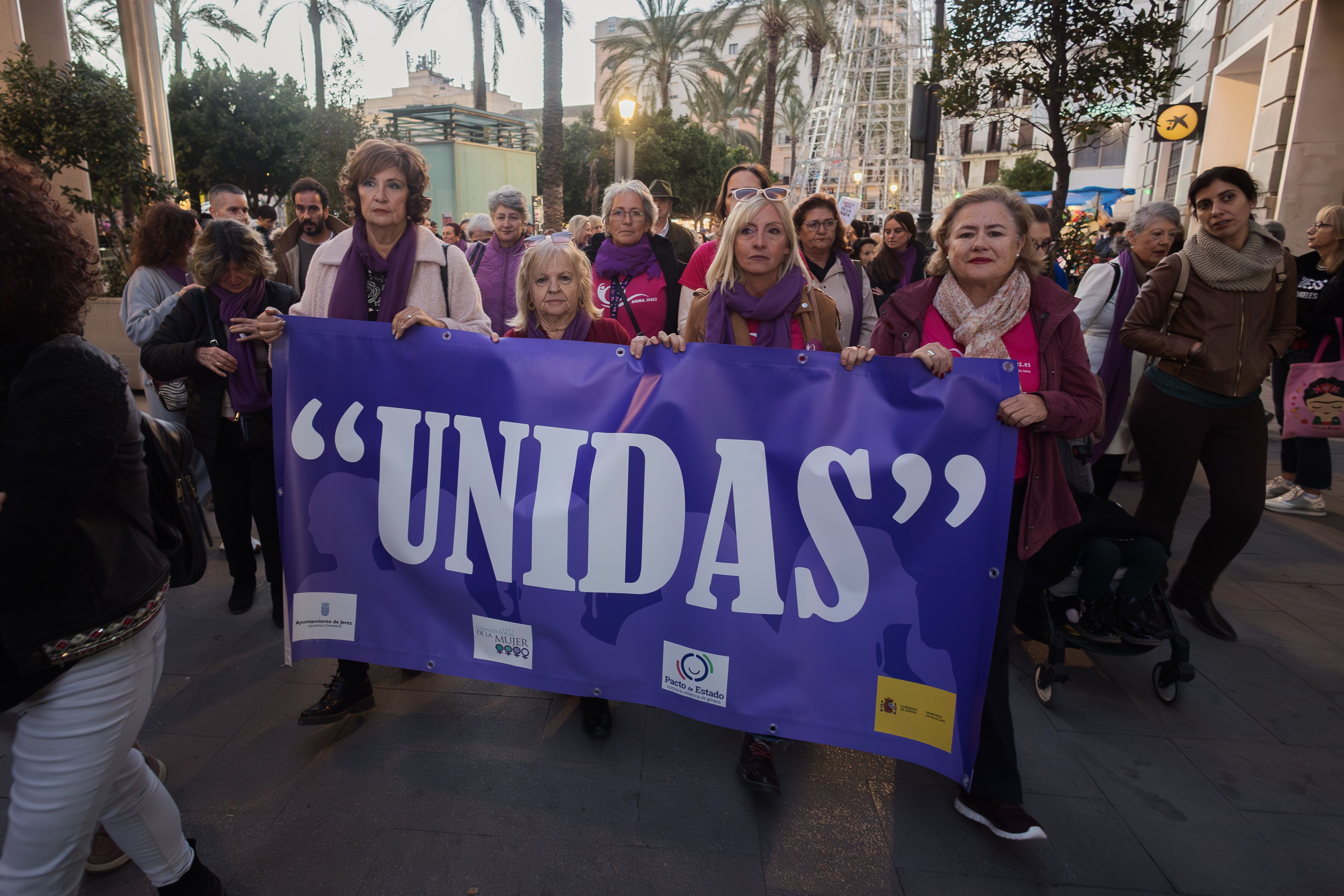 Las imágenes de Jerez saliendo a la calle por el 25N