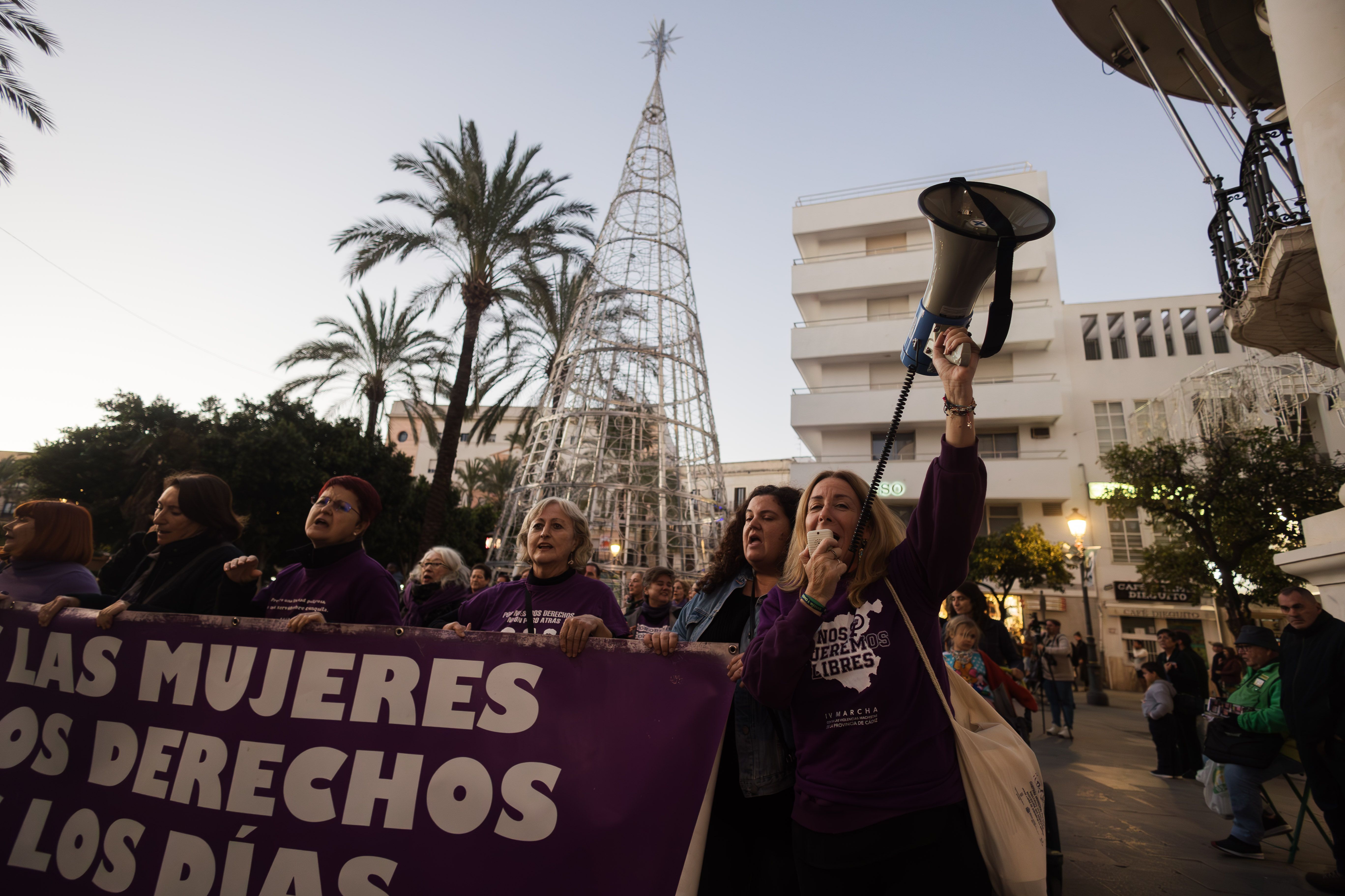 Las imágenes de Jerez saliendo a la calle por el 25N