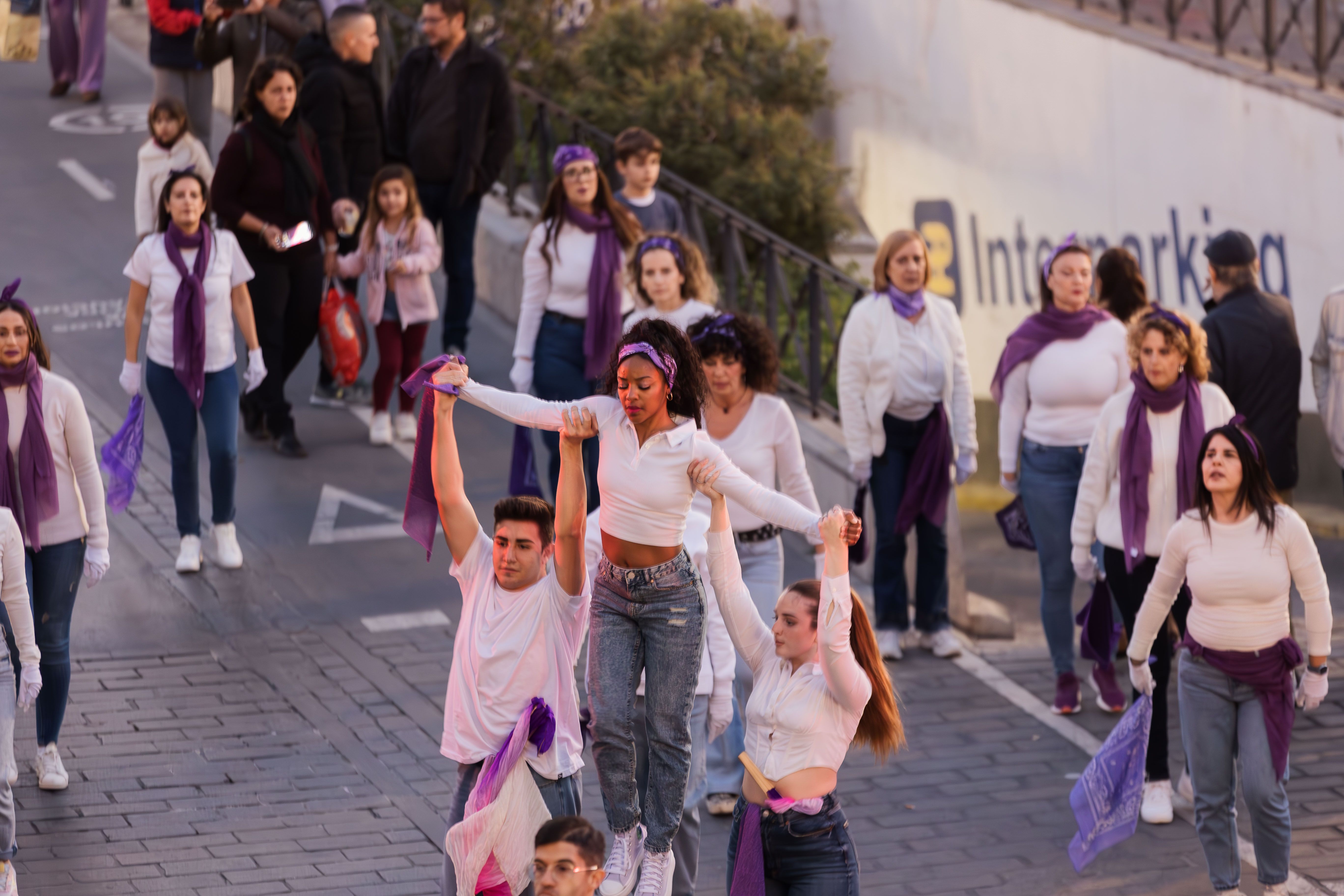 Las imágenes de Jerez saliendo a la calle por el 25N