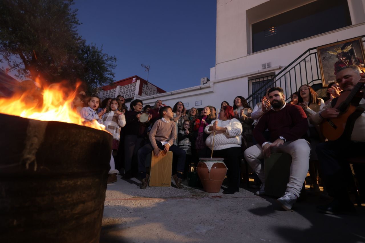 La Zambomba en Jerez este sábado junto a una candela de la Salud de San Rafael.