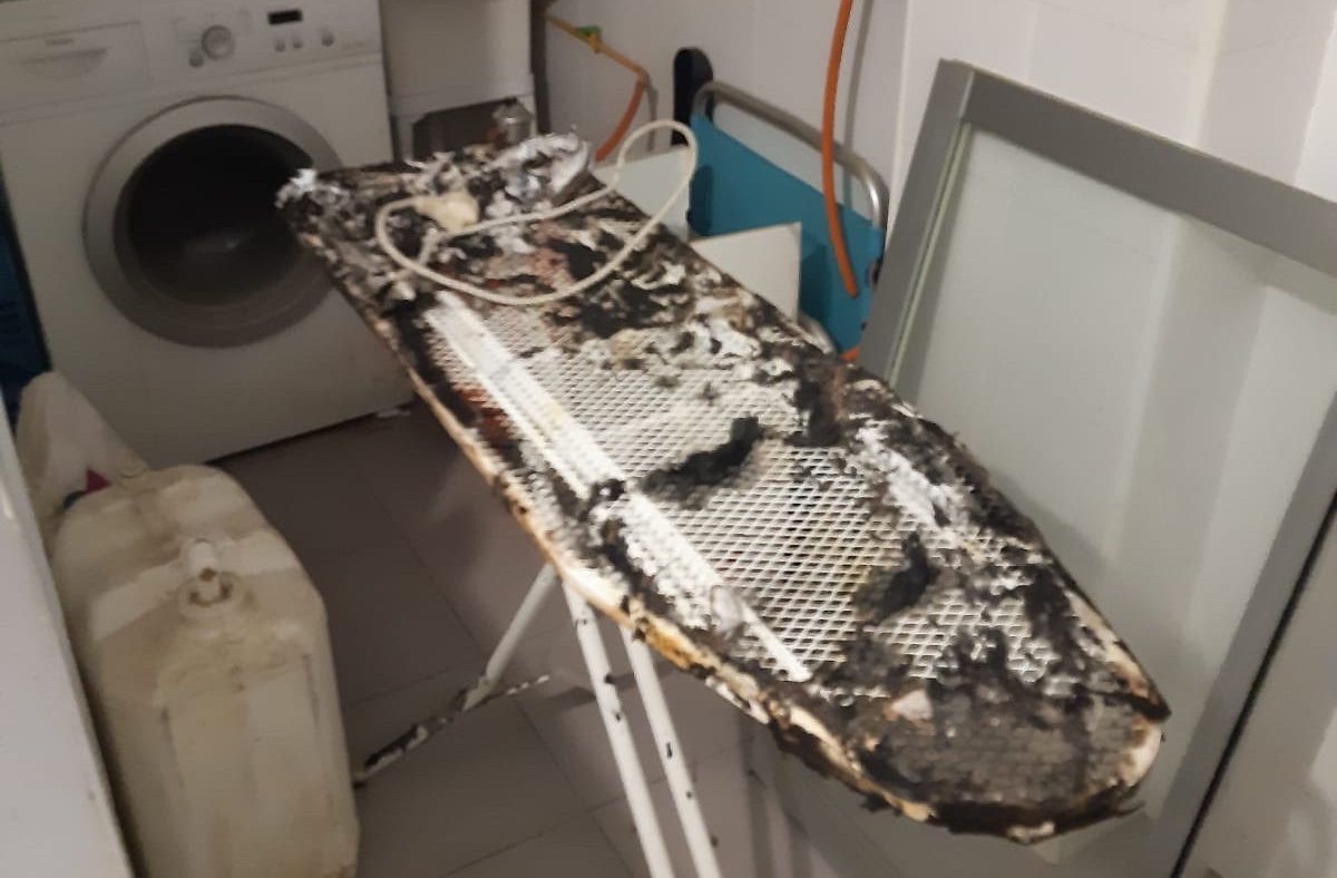 El estado en el que quedó la plancha. FOTO: Consorcio Provincial de Bomberos de Cádiz