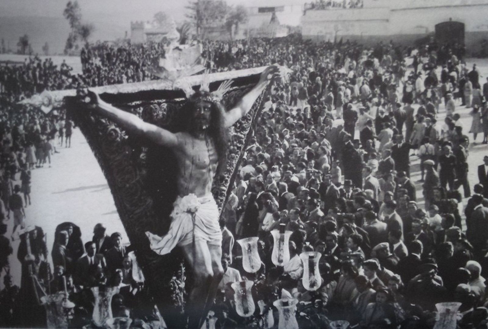 El Cristo de Jerez en los años 30. FOTO: ARCHIVO DE LA HERMANDAD DE EL CRISTO DE LA EXPIRACIÓN. 