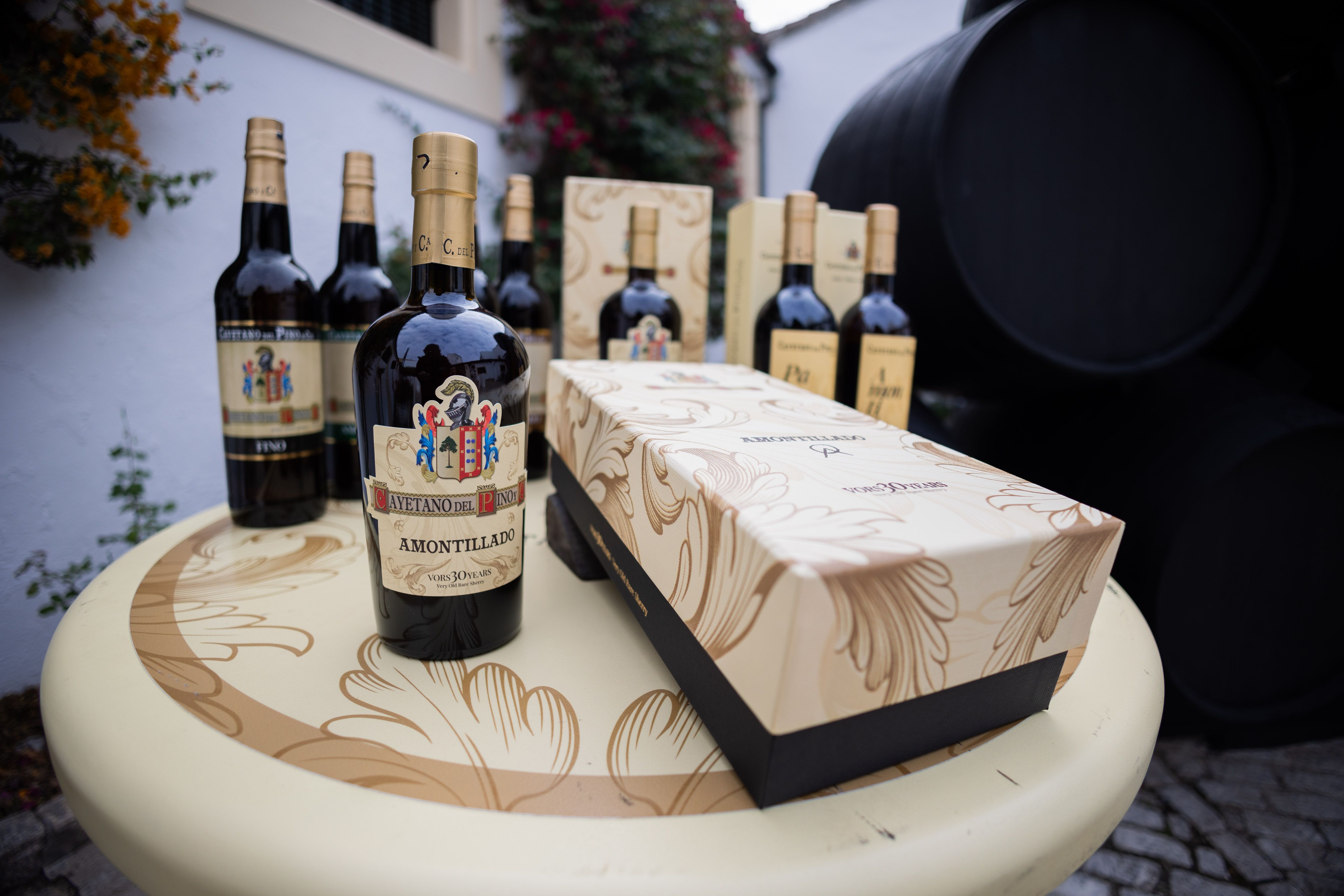 La nueva gama VORS y los otros vinos de la bodega Cayetano del Pino con el nuevo etiquetado.