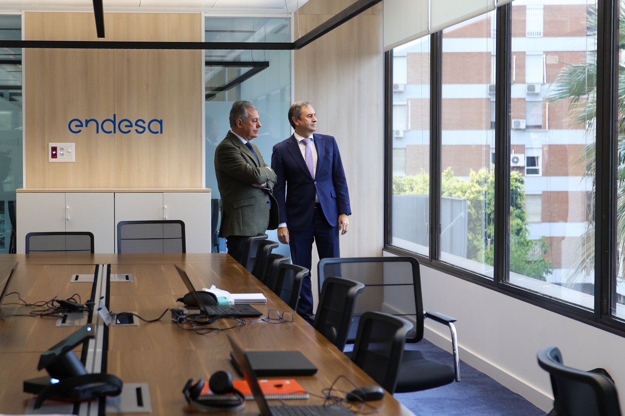 El alcalde, José Luis Sanz, en la sede de Endesa este lunes.