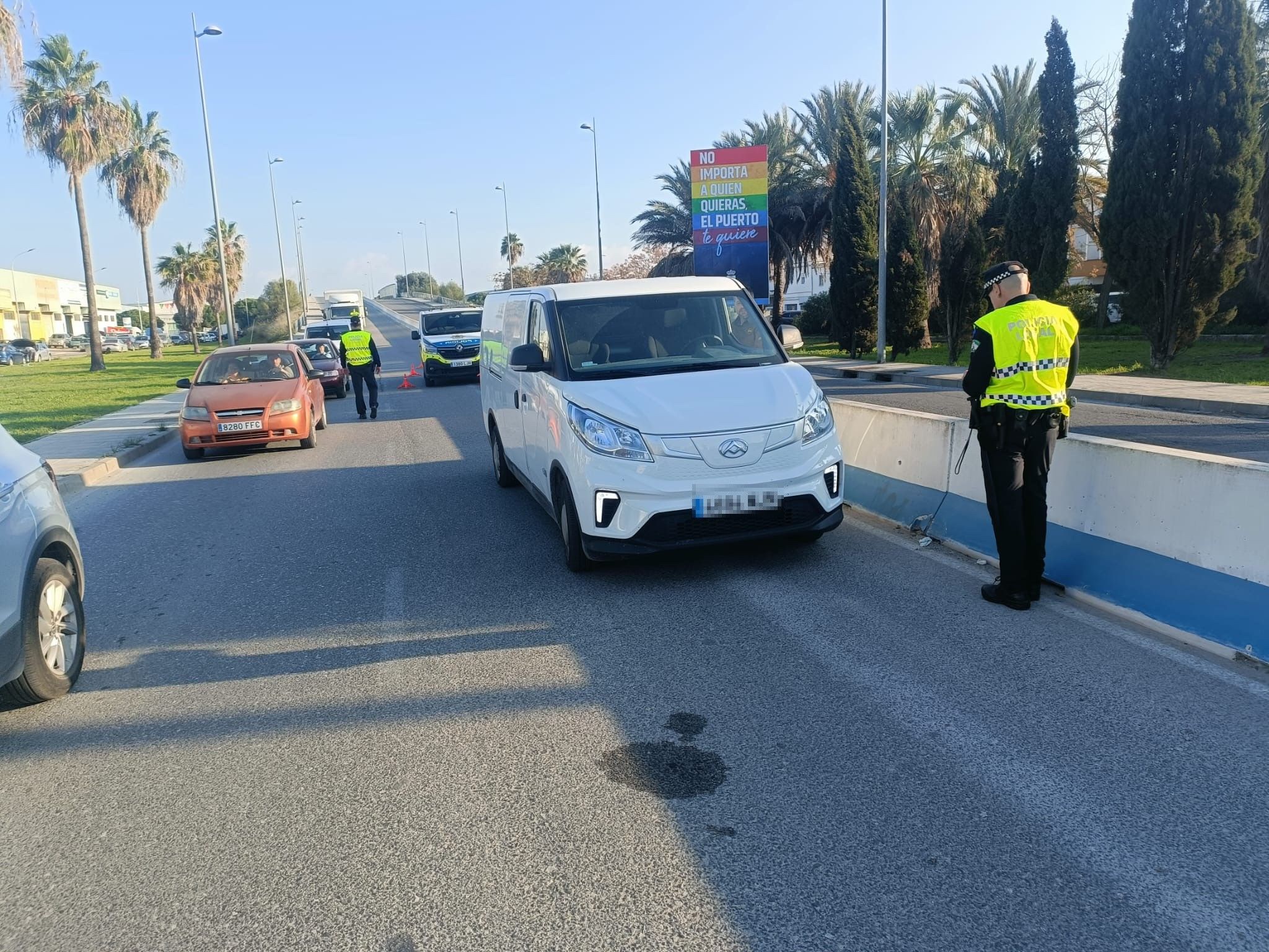 La Policía Local de El Puerto interviene armas a cuatro conductores de furgonetas en la semana del 'Black Friday'.