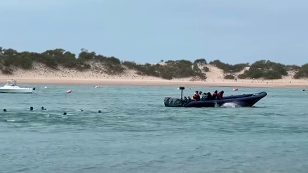 Una imagen de la tragedia en la que han muerto cuatro inmigrantes, en una imagen de 'Canal Sur'.