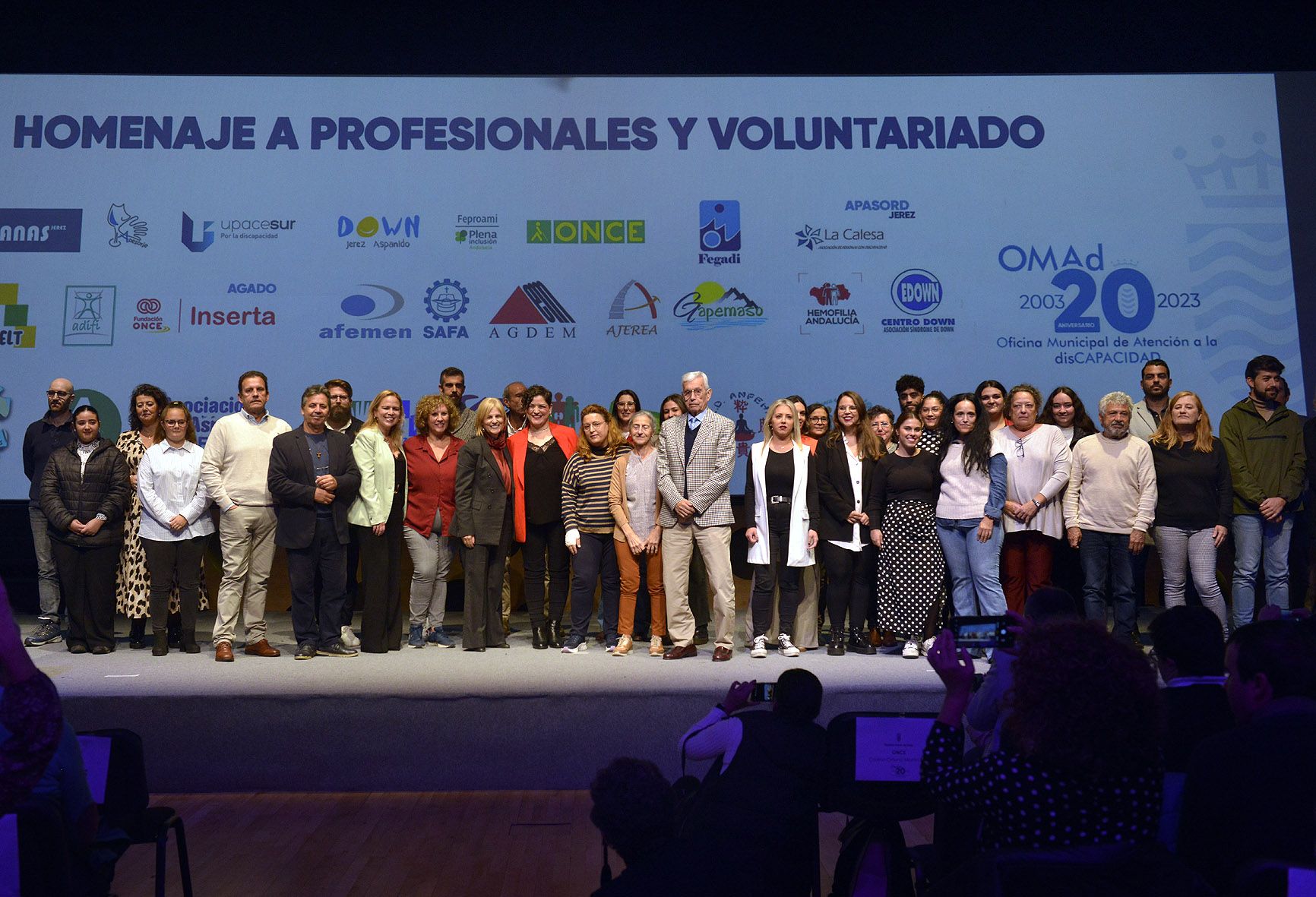 Asociaciones y profesionales celebran el Día de la Discapacidad en Jerez. Autoridades y protagonistas de la gala celebrada en los Museos de la Atalaya.