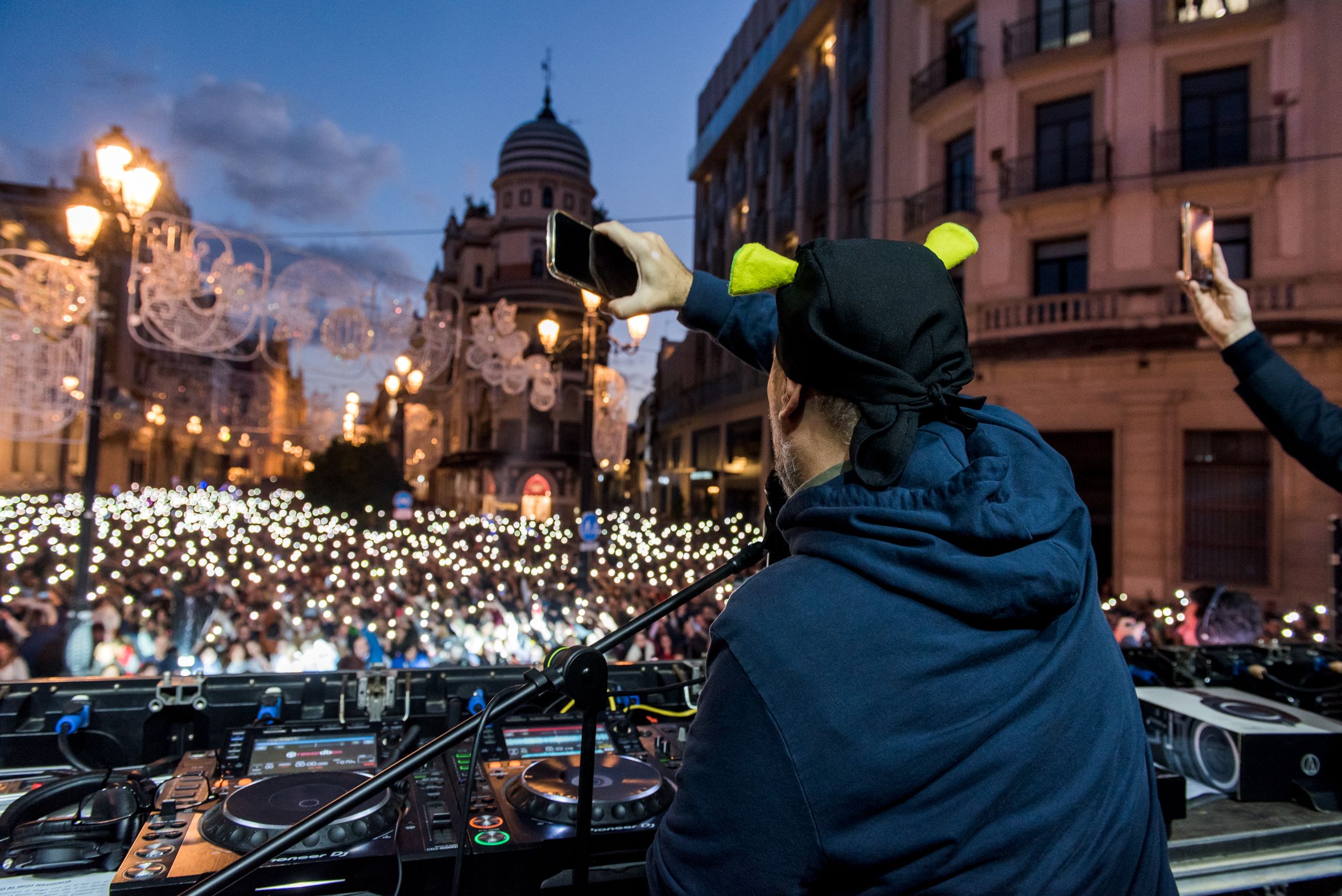 Dj Pulpo estuvo amenizando la tarde