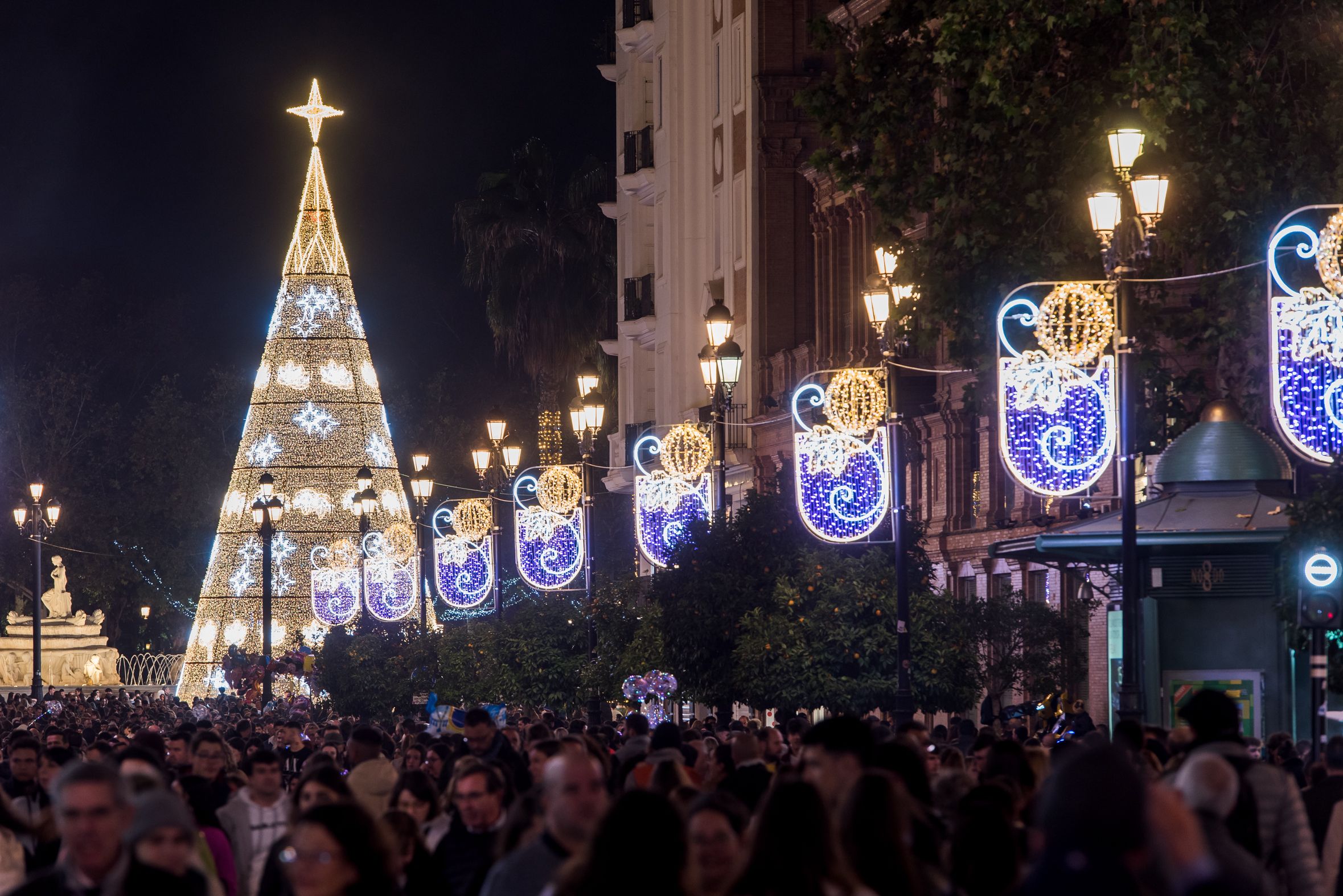 El día del encendido del alumbrado de Navidad en el centro de Sevilla.
