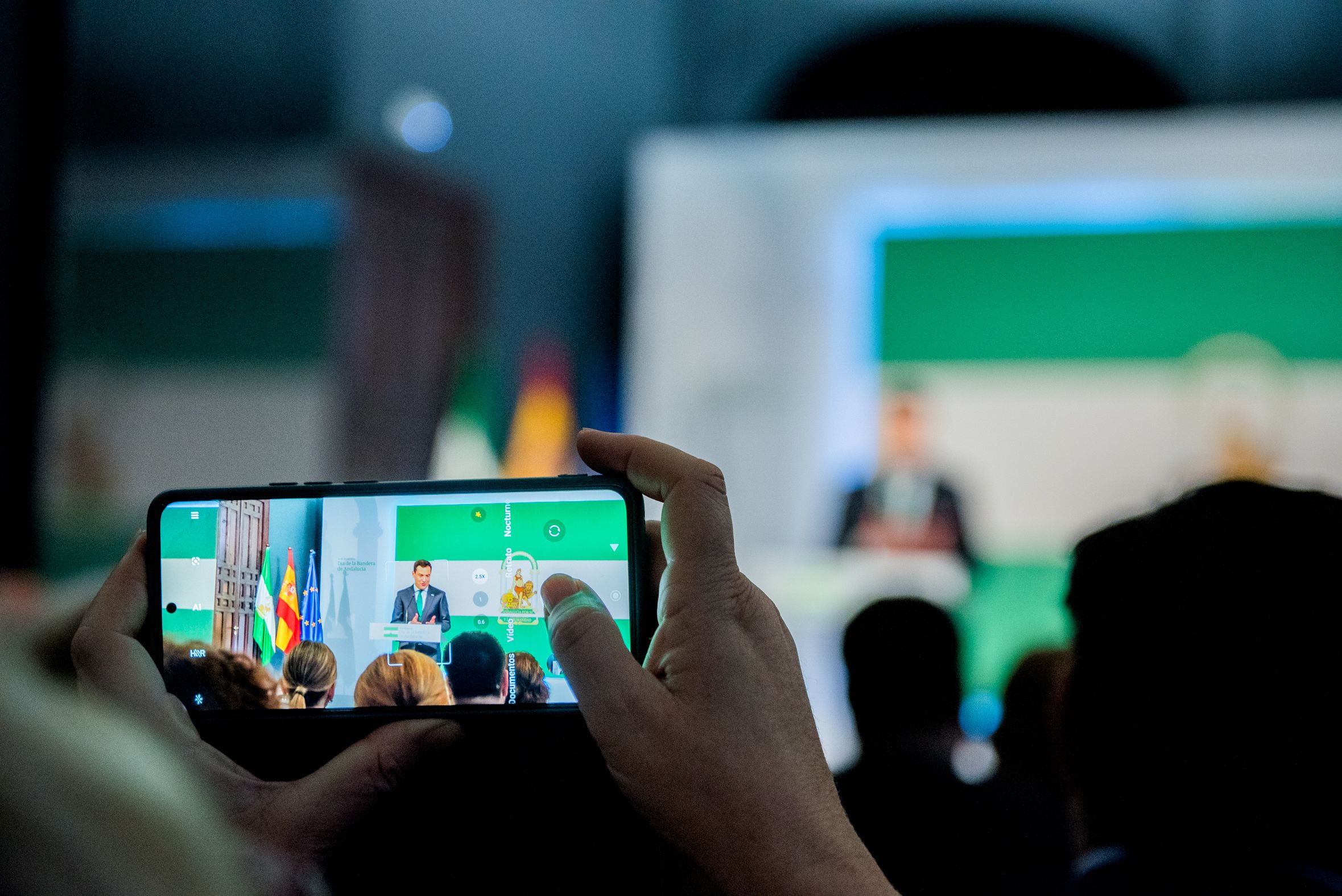 El presidente de la Junta, Juanma Moreno, en el acto por el 4D, Día de la Bandera de Andalucía.