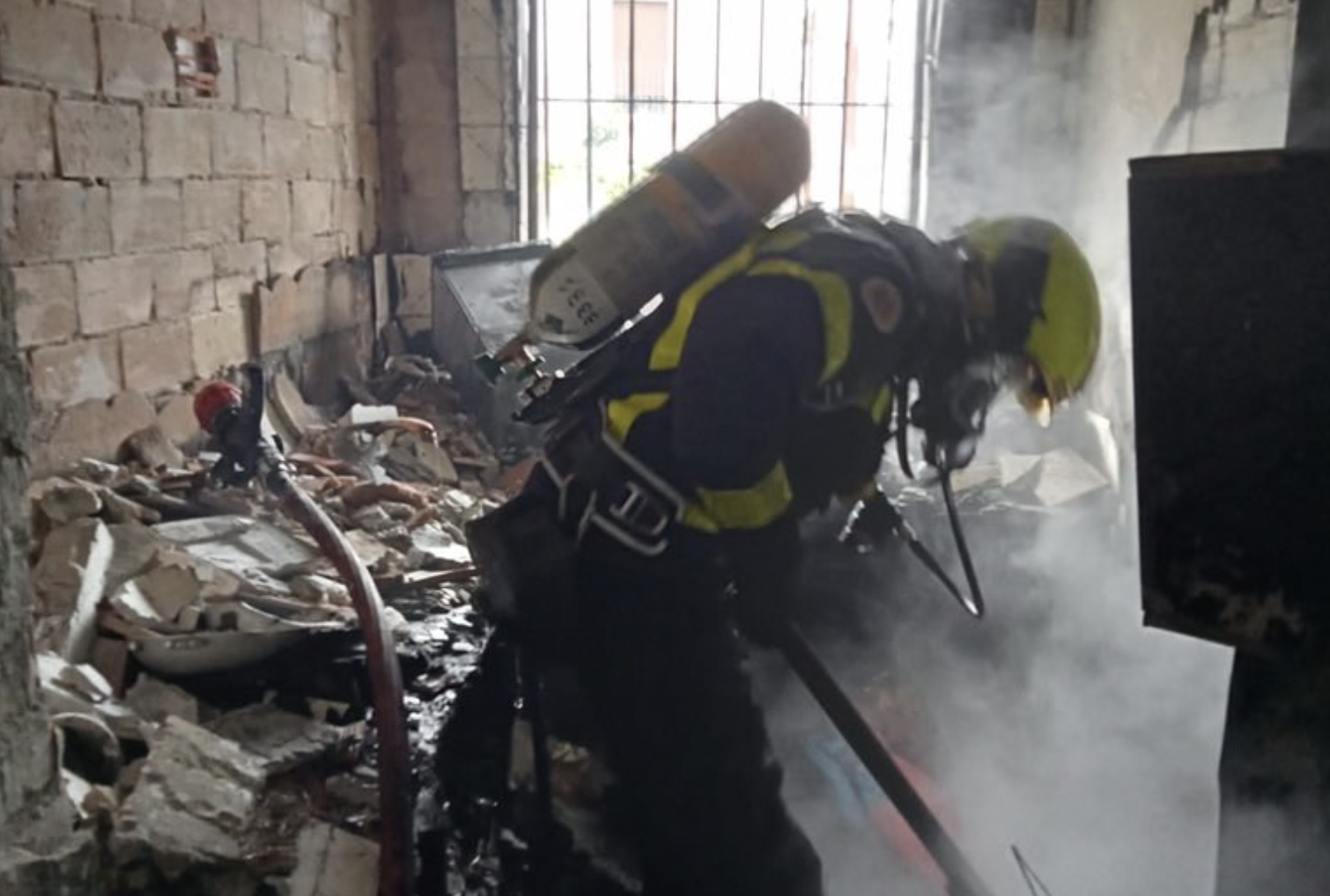Incendio en una casa de dos plantas en Trebujena.