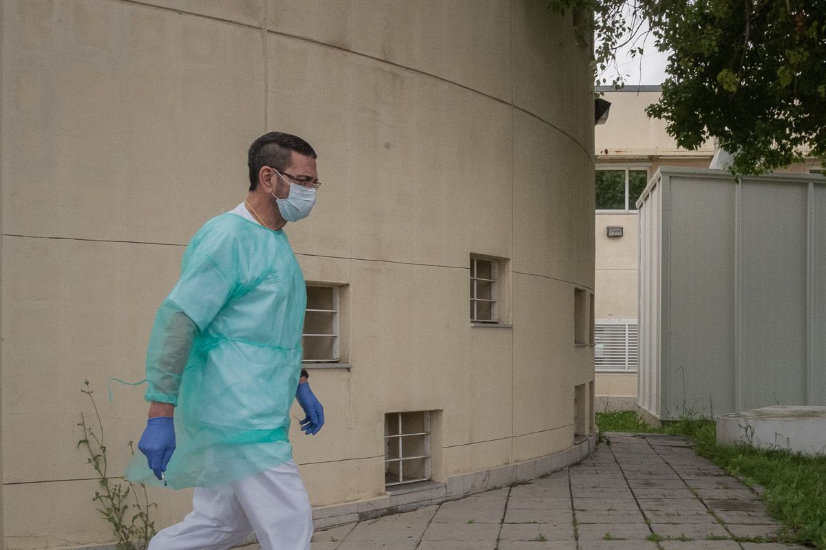 Un profesional sanitario, en una imagen reciente. FOTO: MANU GARCÍA