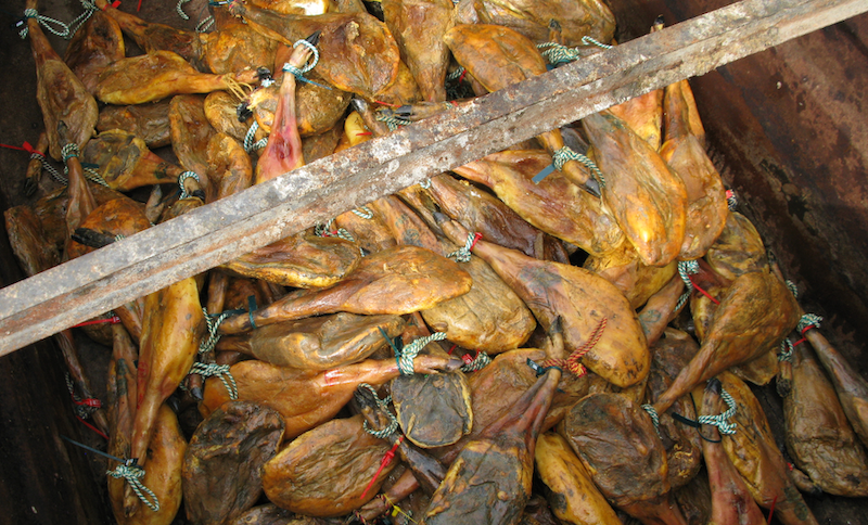 Jamones vendidos como ibéricos, pero falsos.