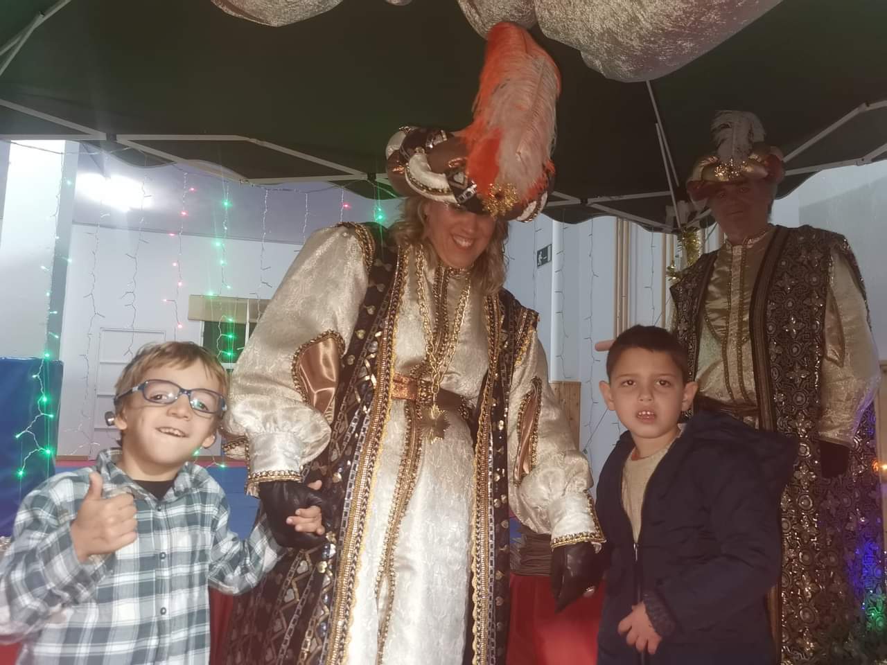 La visita de la Cartera Real de Jerez a niños con enfermedades raras.