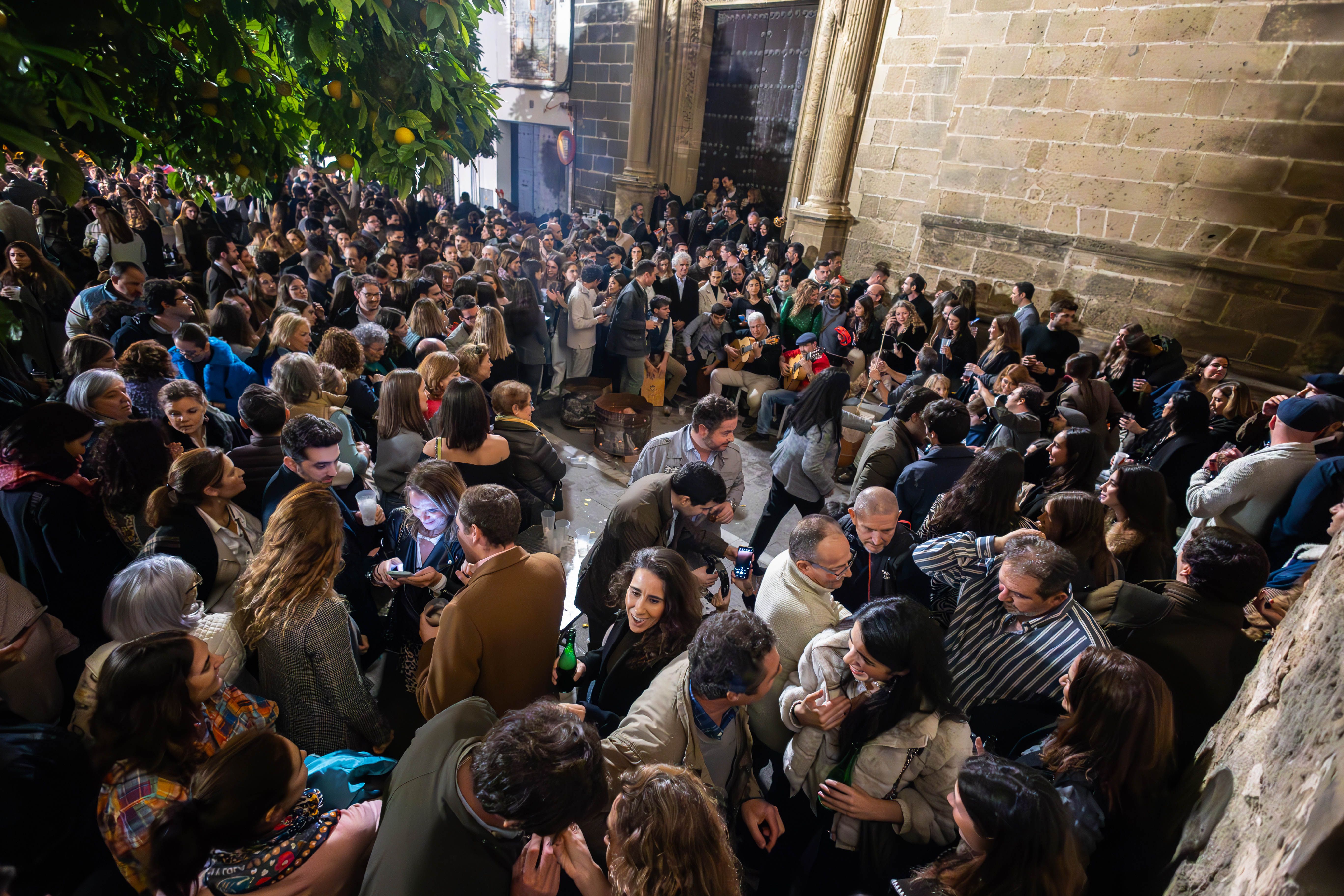 Jerez inundado por las Zambombas