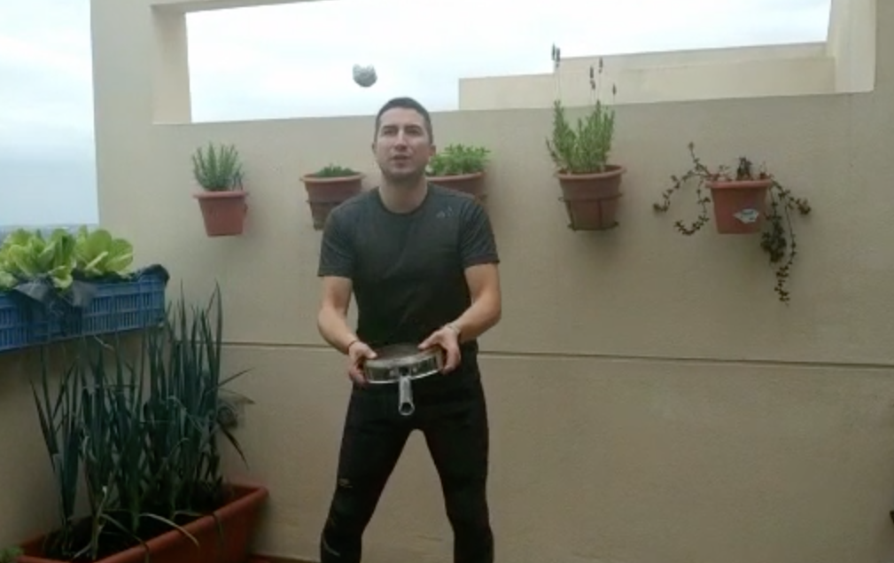 Vicente Pérez, realizando uno de sus retos. 